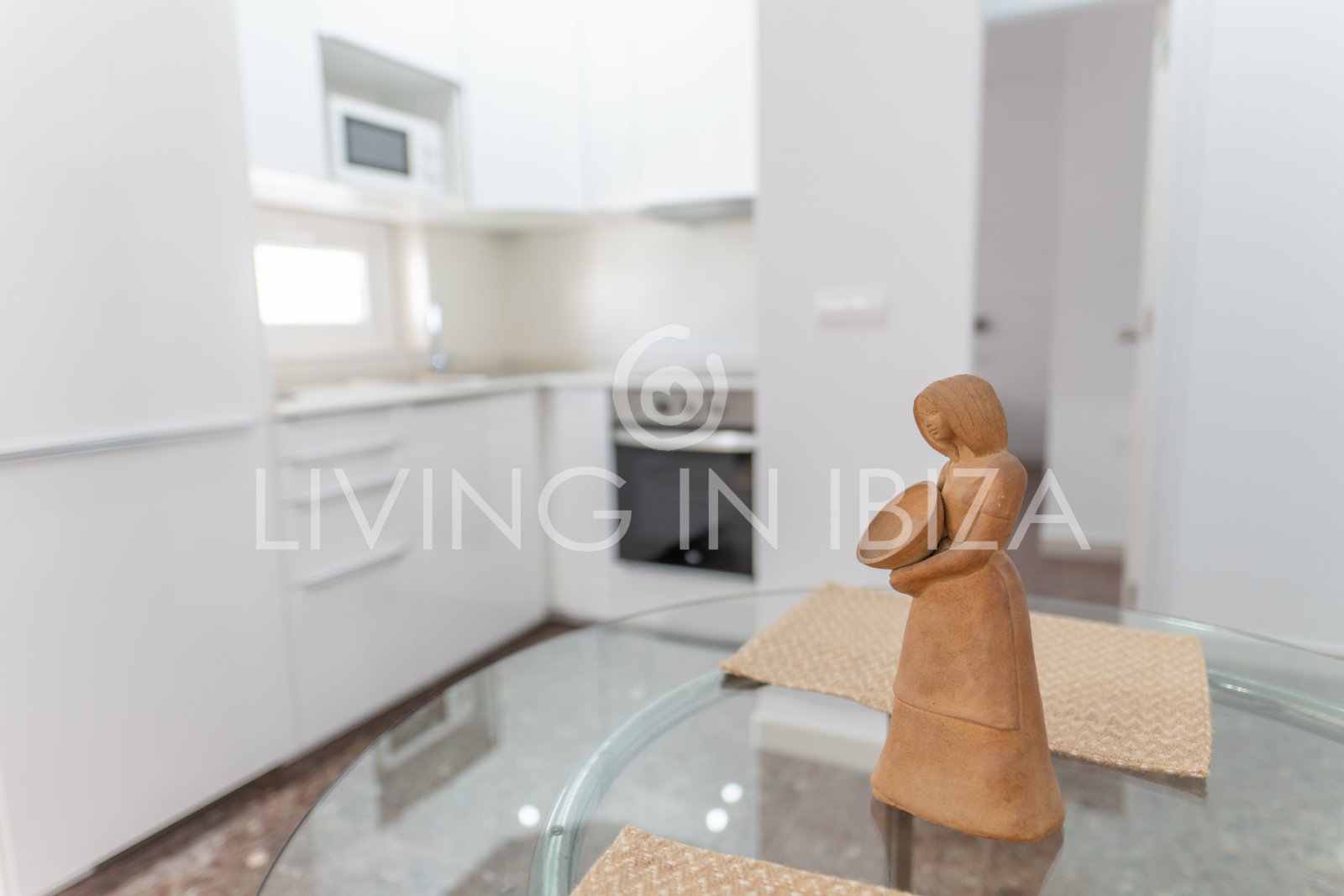 For sale. This cosy Mediterranean-style apartment, located in Santa Eulalia del Río (Ibiza). 