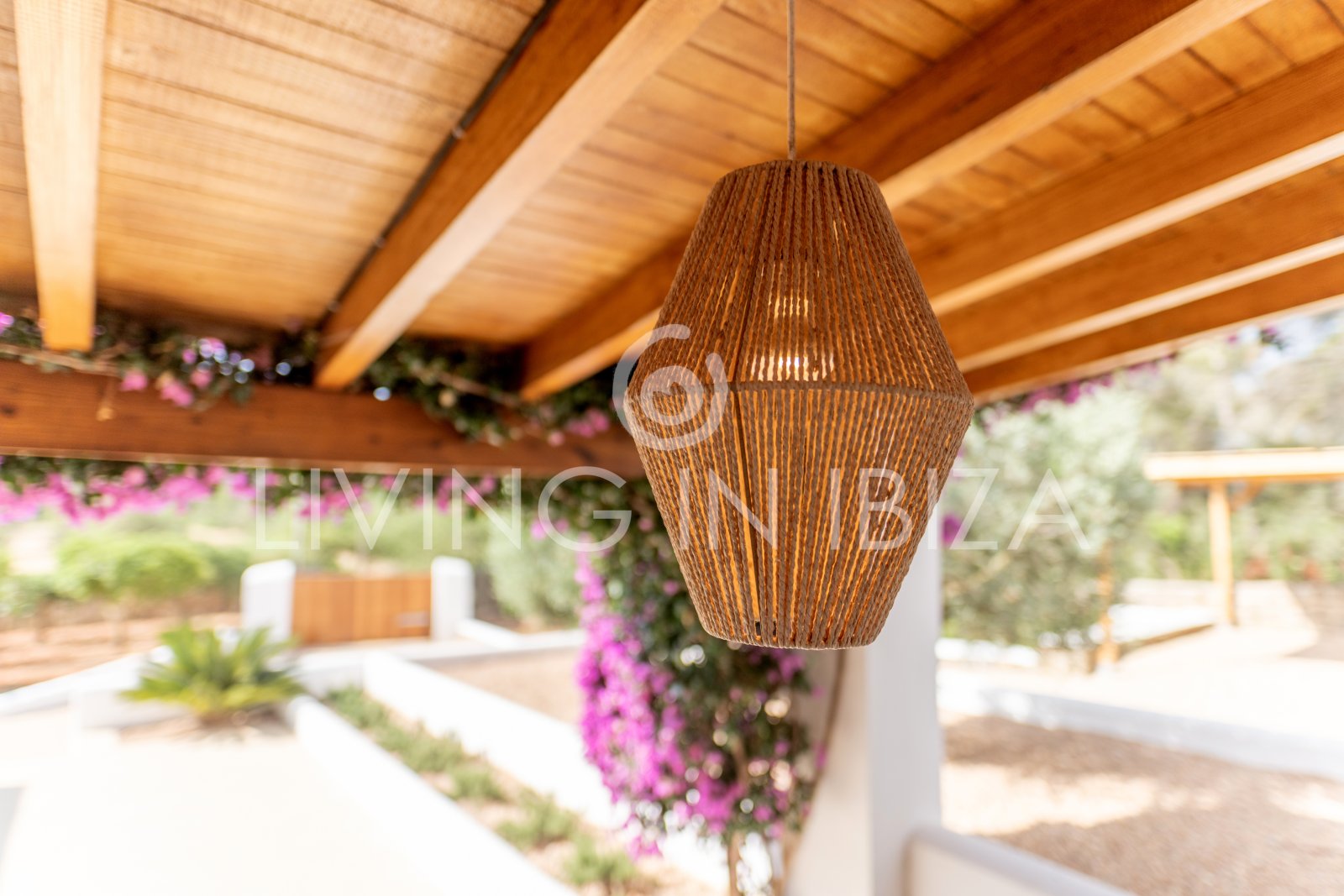 Santa Gertrudis, San Lorenzo long term rental annual rent comfortable villa with salt pool in Ibiza private rural area to let close to Morna College