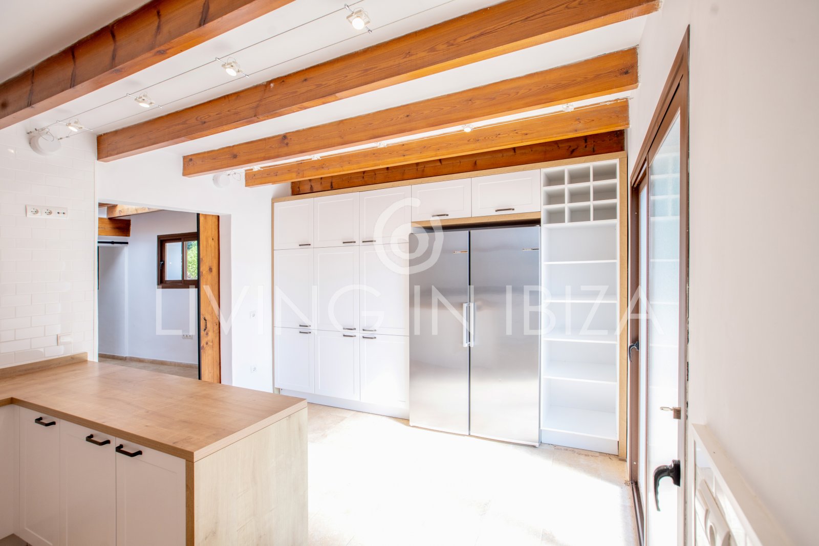 Santa Gertrudis, San Lorenzo long term rental annual rent comfortable villa with salt pool in Ibiza private rural area to let close to Morna College