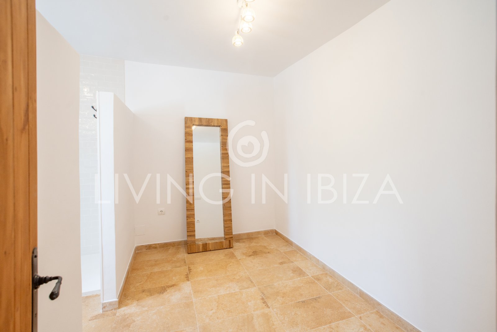 Santa Gertrudis, San Lorenzo long term rental annual rent comfortable villa with salt pool in Ibiza private rural area to let close to Morna College