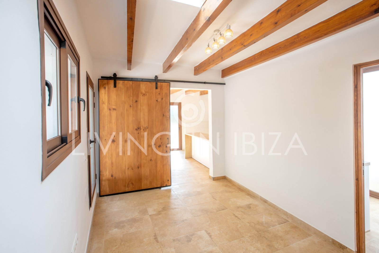 Santa Gertrudis, San Lorenzo long term rental annual rent comfortable villa with salt pool in Ibiza private rural area to let close to Morna College