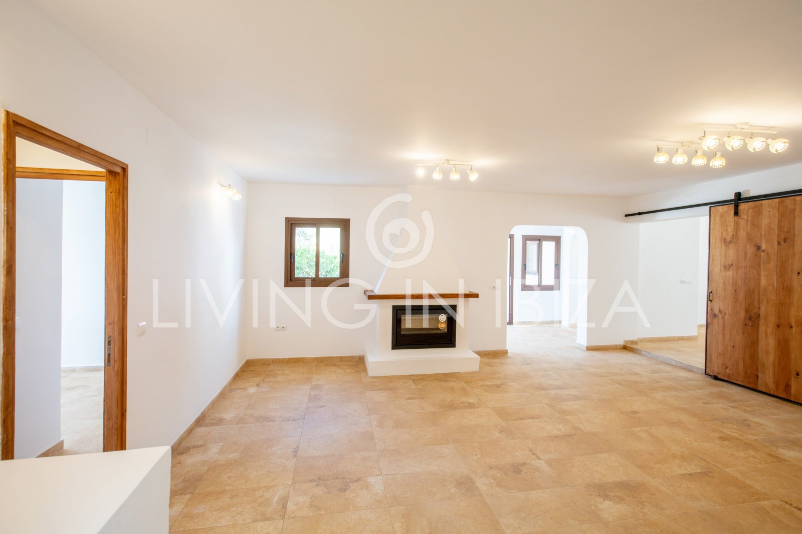 Santa Gertrudis, San Lorenzo long term rental annual rent comfortable villa with salt pool in Ibiza private rural area to let close to Morna College