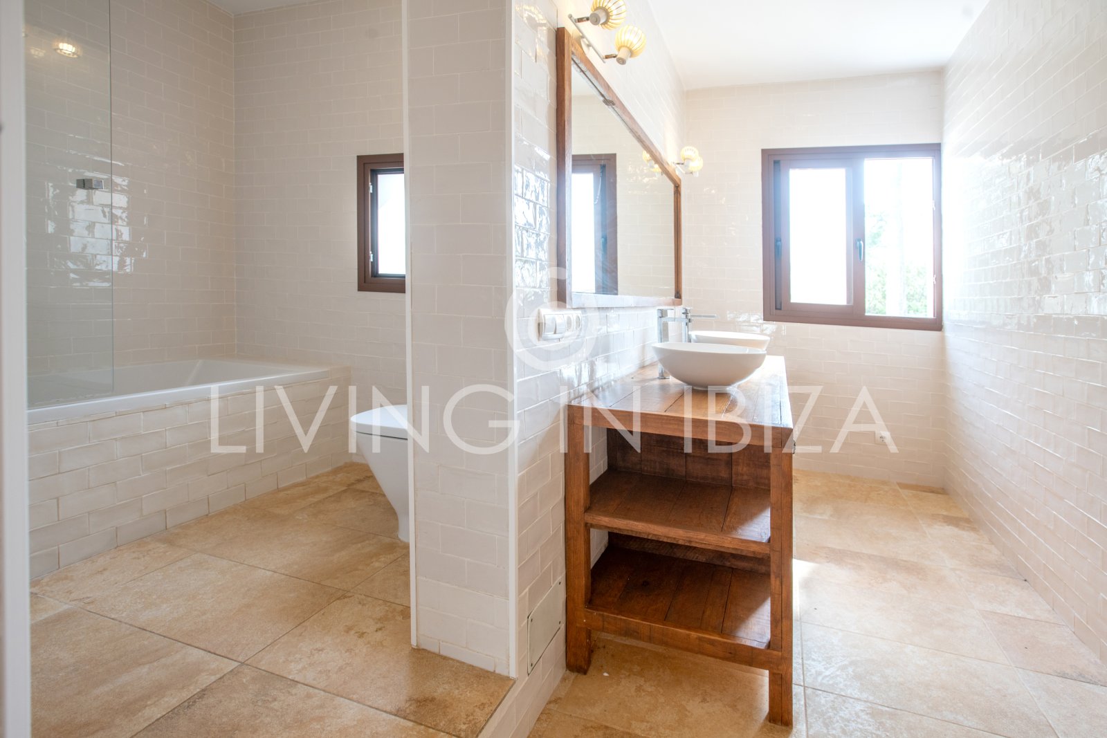 Santa Gertrudis, San Lorenzo long term rental annual rent comfortable villa with salt pool in Ibiza private rural area to let close to Morna College