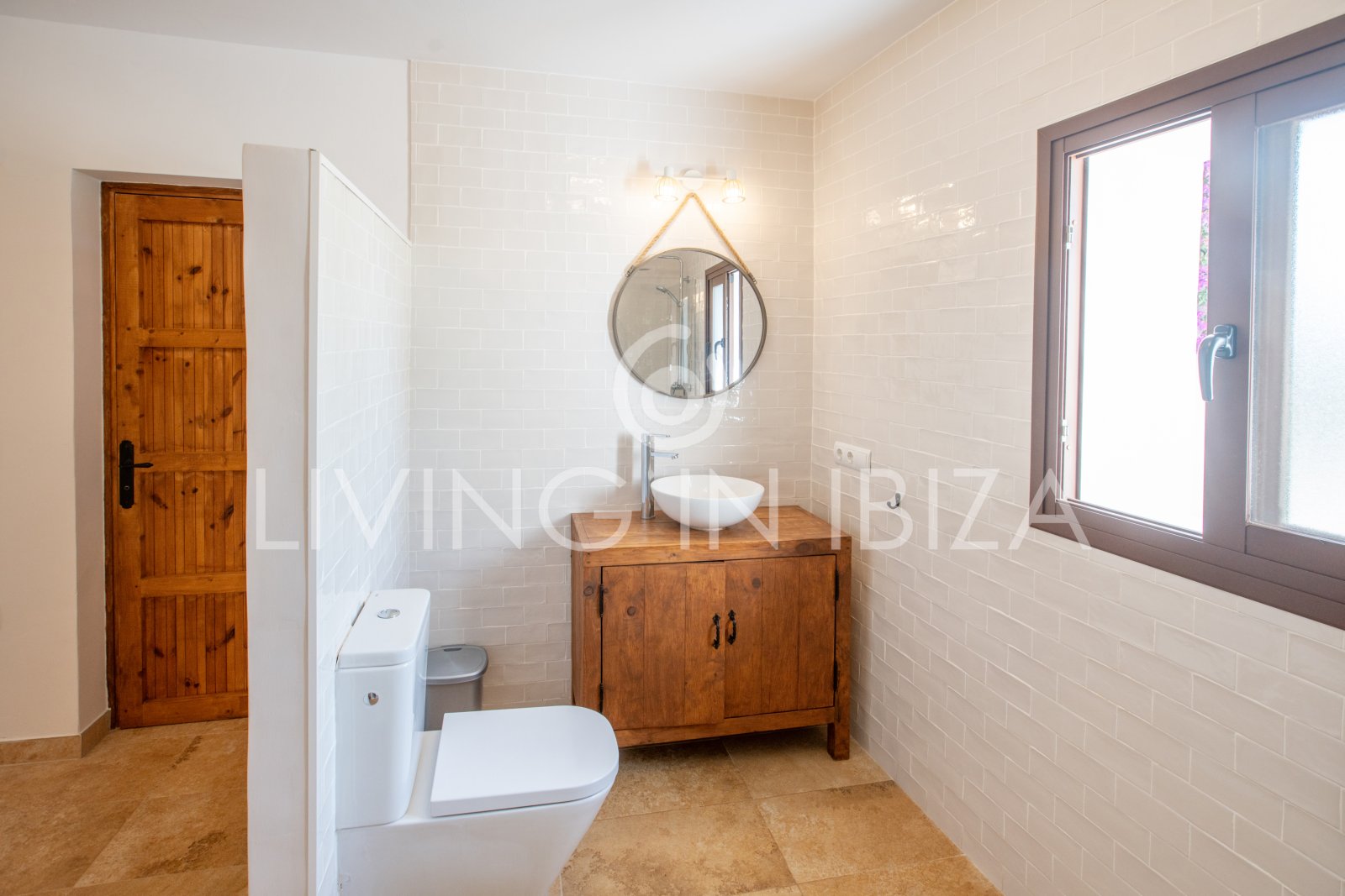 Santa Gertrudis, San Lorenzo long term rental annual rent comfortable villa with salt pool in Ibiza private rural area to let close to Morna College