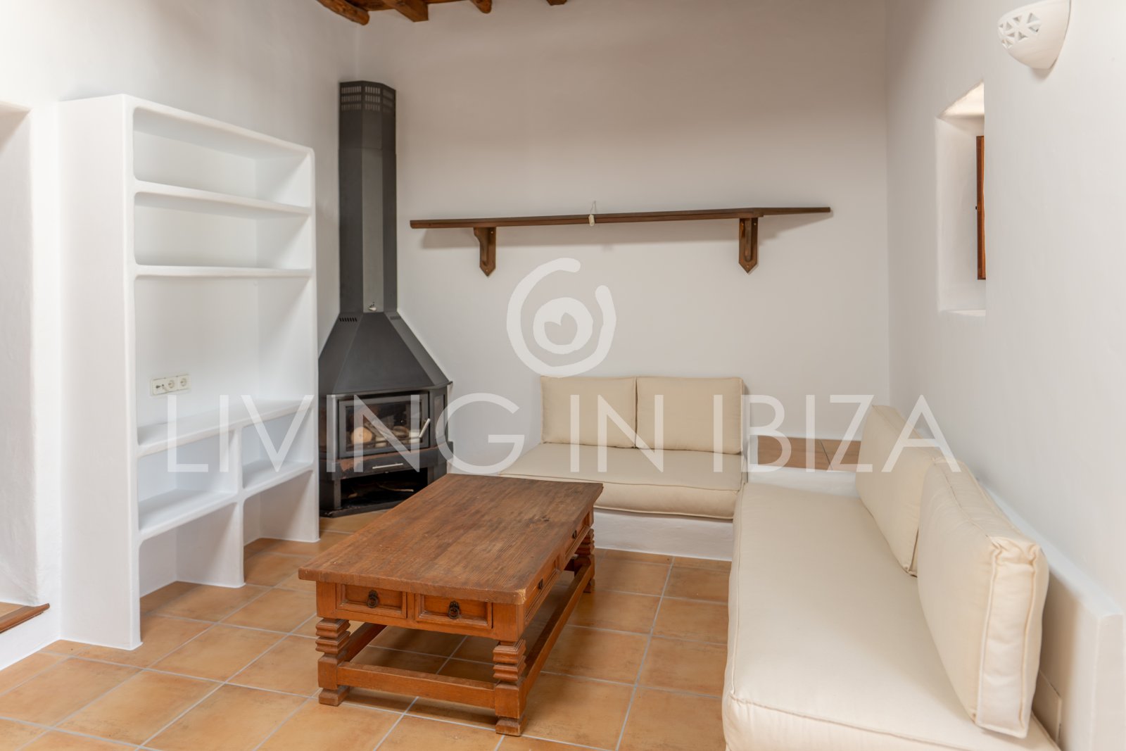 Typical Ibizan Finca in 2 floors with pool and no close neighbours for long term rental in Santa Eulalia del Rio, Ibiza.