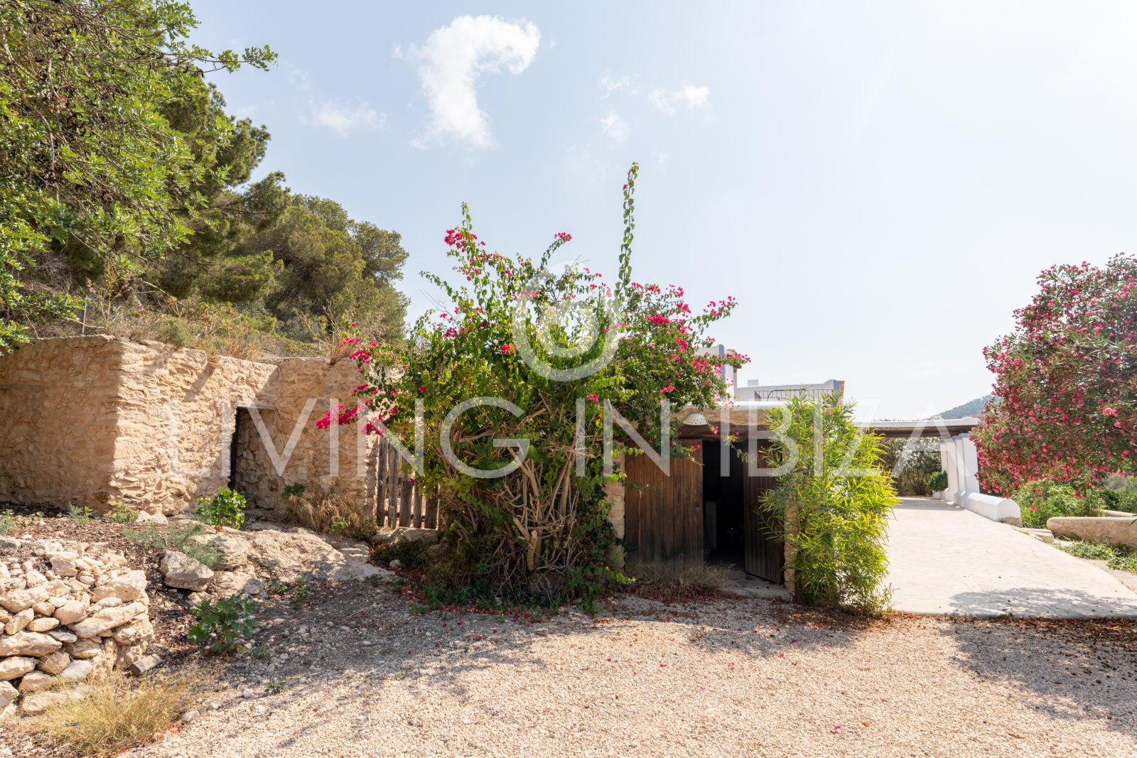 Typical Ibizan Finca in 2 floors with pool and no close neighbours for long term rental in Santa Eulalia del Rio, Ibiza.