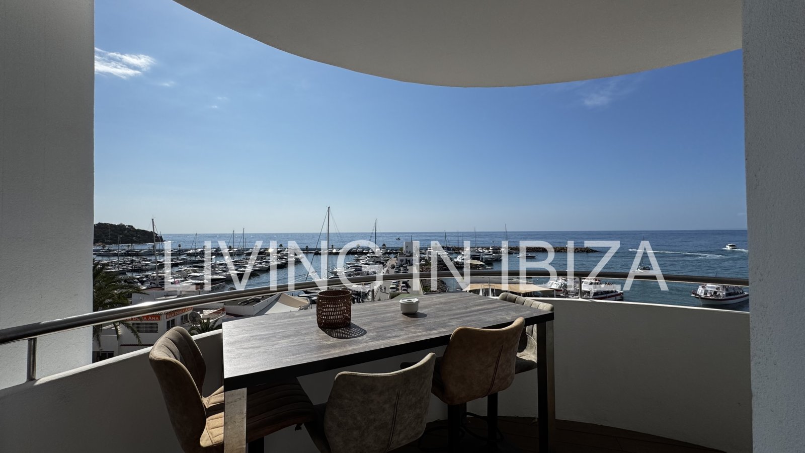 Top rental first line: Extraordinary Luxury Seafront Apartment for Rent – Santa Eulalia del Río, Ibiza