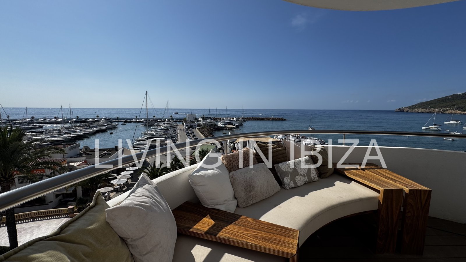 Top rental first line: Extraordinary Luxury Seafront Apartment for Rent – Santa Eulalia del Río, Ibiza
