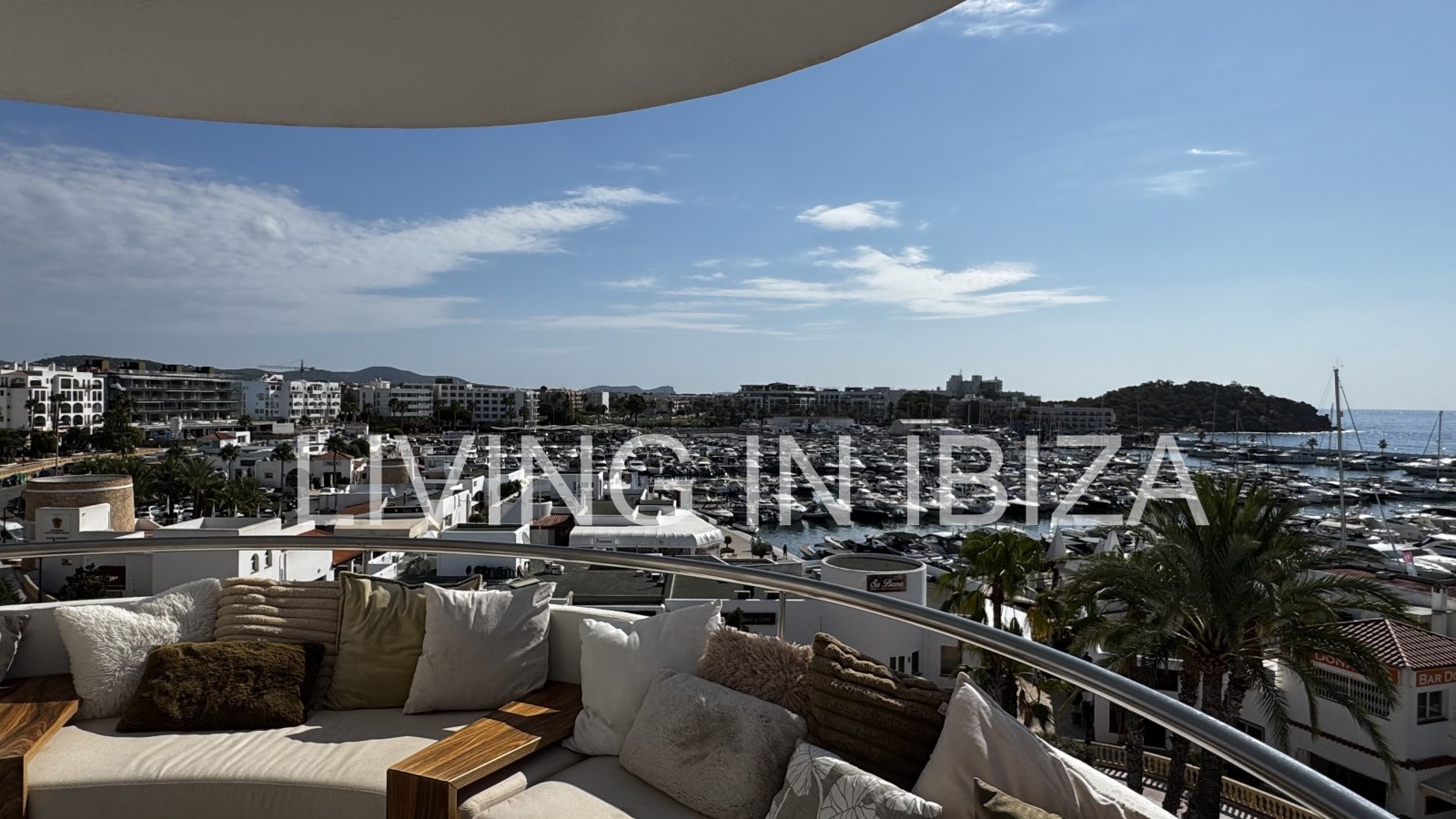 Top rental first line: Extraordinary Luxury Seafront Apartment for Rent – Santa Eulalia del Río, Ibiza