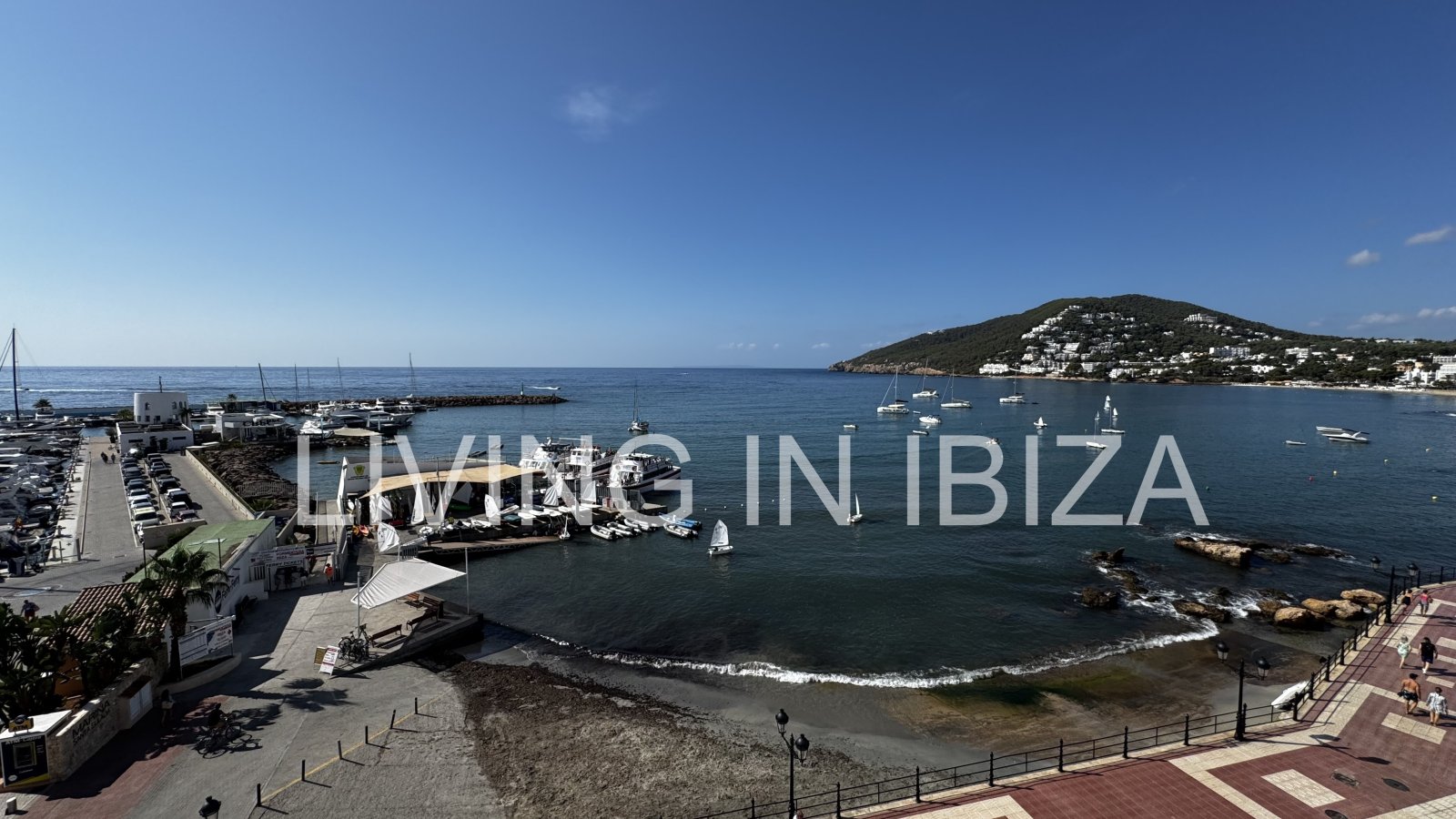 Top rental first line: Extraordinary Luxury Seafront Apartment for Rent – Santa Eulalia del Río, Ibiza