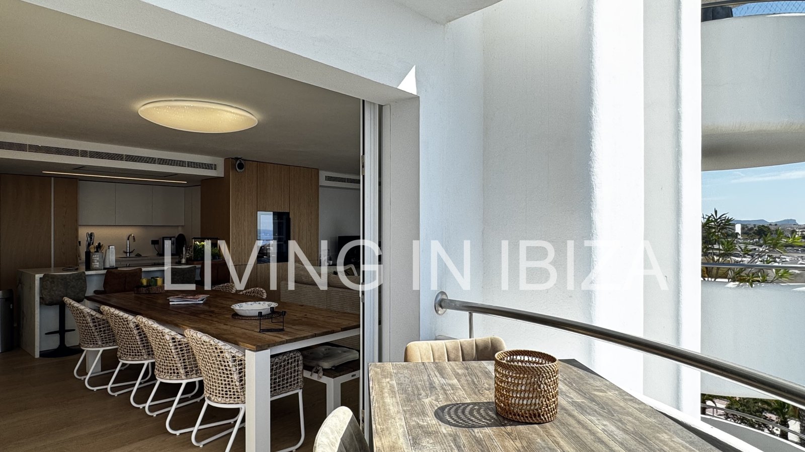 Top rental first line: Extraordinary Luxury Seafront Apartment for Rent – Santa Eulalia del Río, Ibiza
