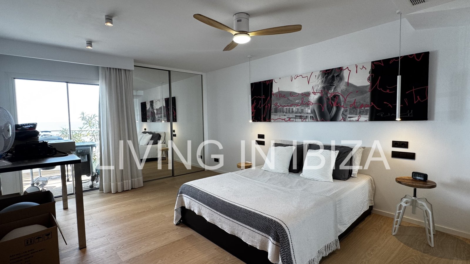 Top rental first line: Extraordinary Luxury Seafront Apartment for Rent – Santa Eulalia del Río, Ibiza