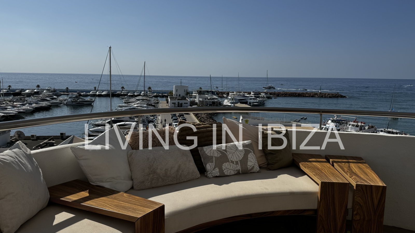 Top rental first line: Extraordinary Luxury Seafront Apartment for Rent – Santa Eulalia del Río, Ibiza