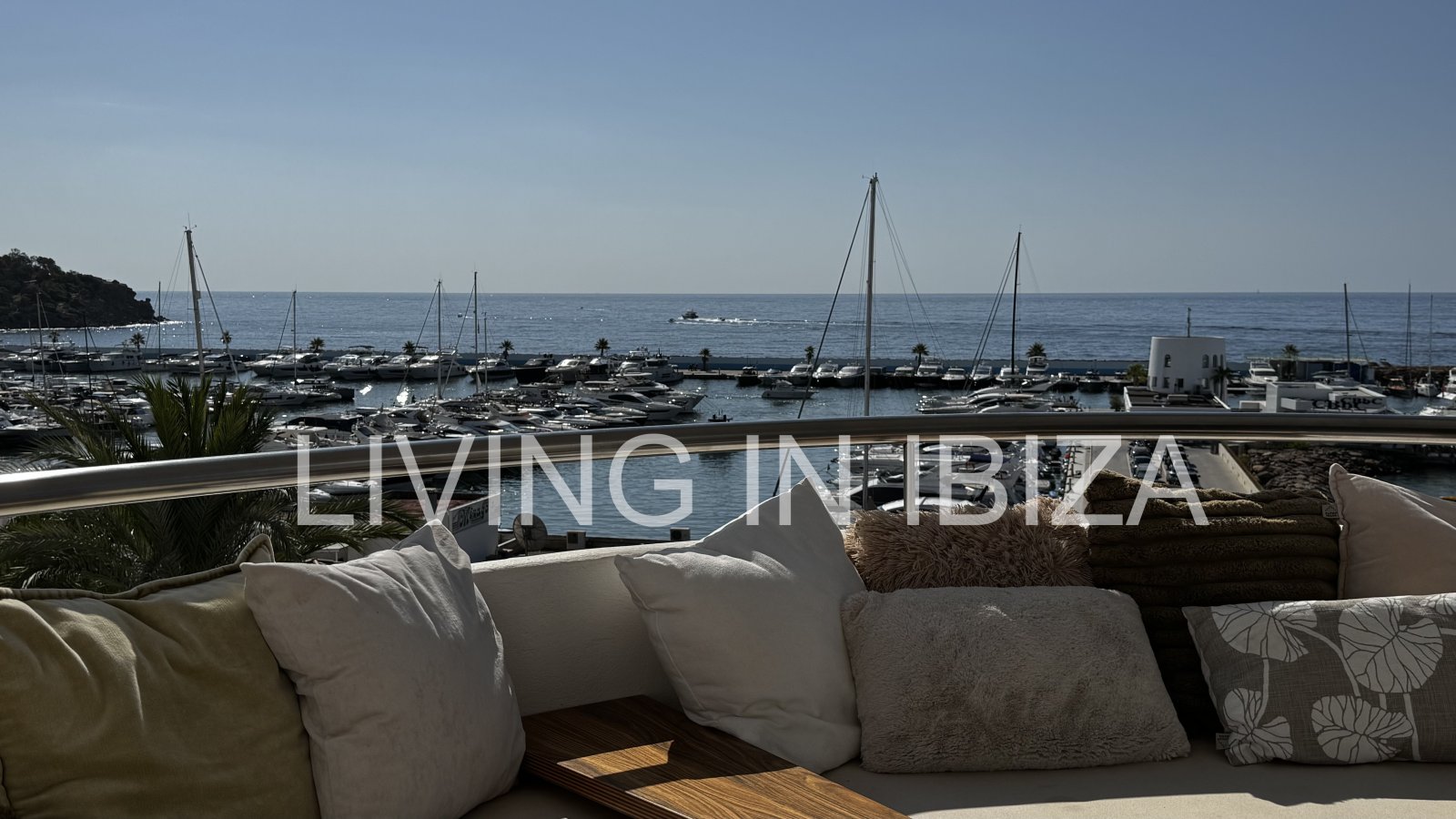 Top rental first line: Extraordinary Luxury Seafront Apartment for Rent – Santa Eulalia del Río, Ibiza