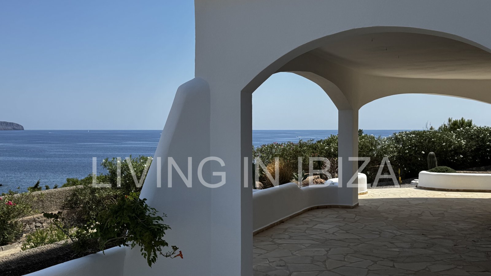 ANNUAL / LONG TERM RENTAL. MINIMUM ONE YEAR. FINCA payesa totally renovated in  San Juan, Ibiza. Pool, idyllic area, field.