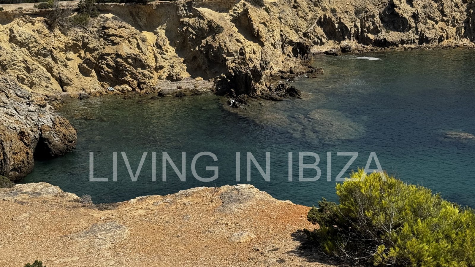 ANNUAL / LONG TERM RENTAL. MINIMUM ONE YEAR. FINCA payesa totally renovated in  San Juan, Ibiza. Pool, idyllic area, field.