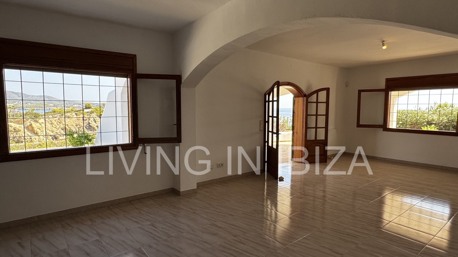 ANNUAL / LONG TERM RENTAL. MINIMUM ONE YEAR. FINCA payesa totally renovated in  San Juan, Ibiza. Pool, idyllic area, field.