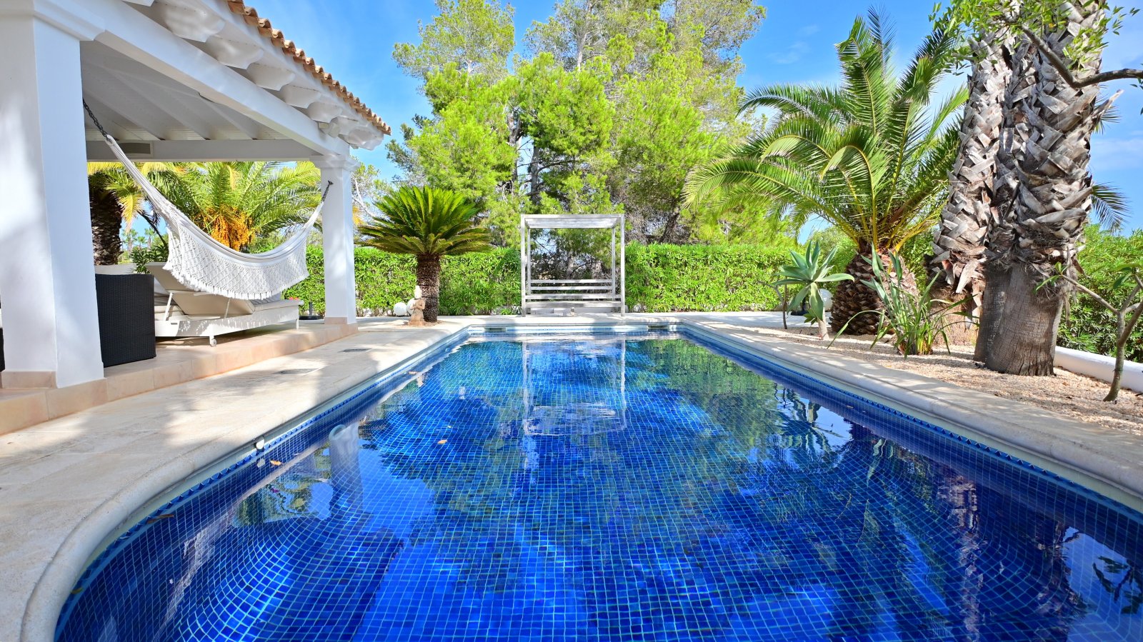 Exclusive luxury villa for sale in San Carlos, Santa Eulalia del Río (Ibiza). This villa stands out due to its prime location, close to the beach