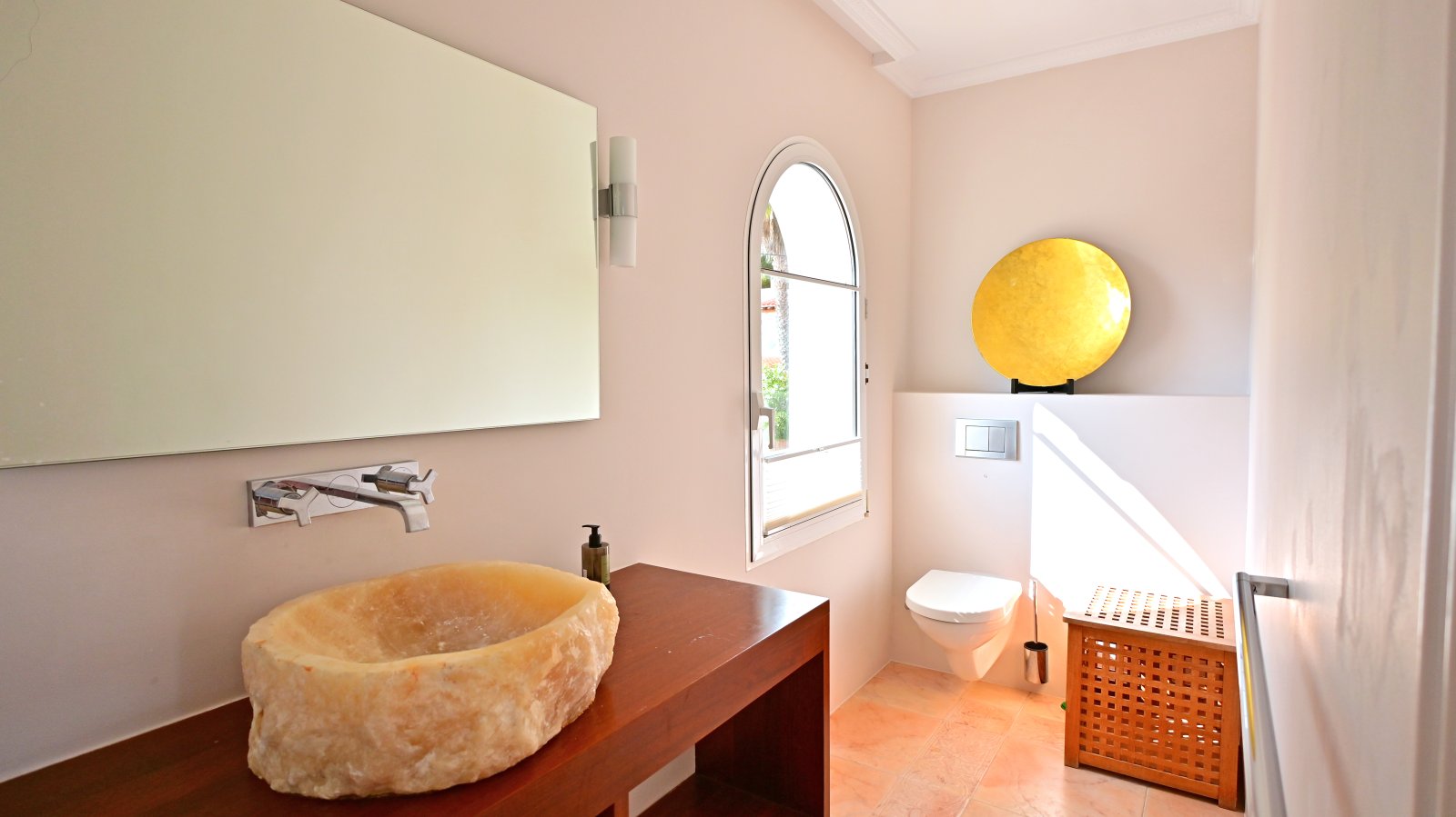 Exclusive luxury villa for sale in San Carlos, Santa Eulalia del Río (Ibiza). This villa stands out due to its prime location, close to the beach