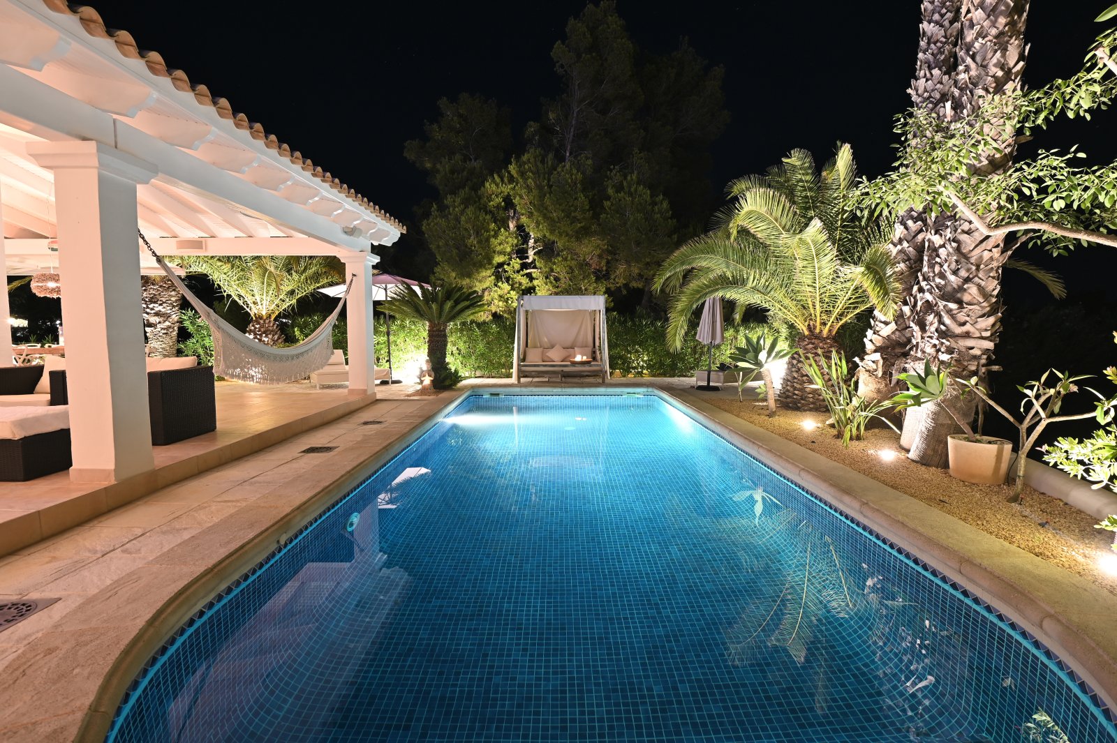 Exclusive luxury villa for sale in San Carlos, Santa Eulalia del Río (Ibiza). This villa stands out due to its prime location, close to the beach