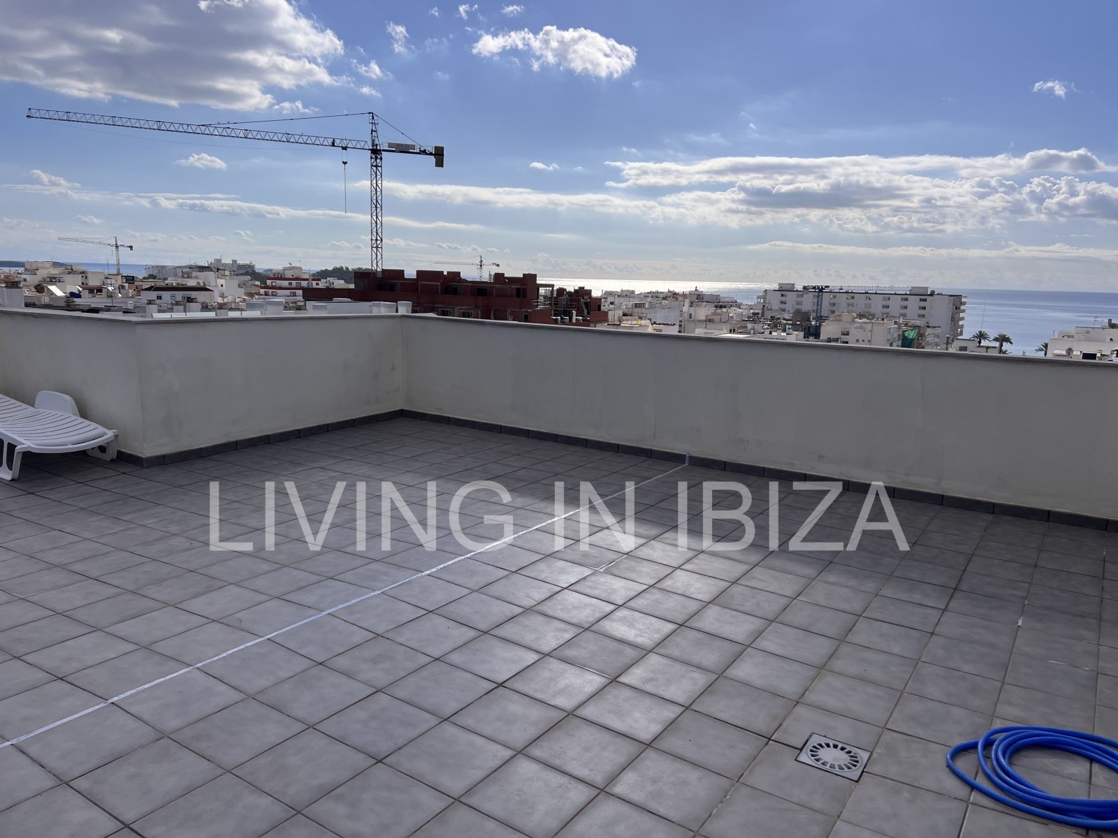 Penthouse Tagomago, is an attractive and modern brand new unfurnished penthouse in a luxury development in the town of Santa Eulalia del Rio