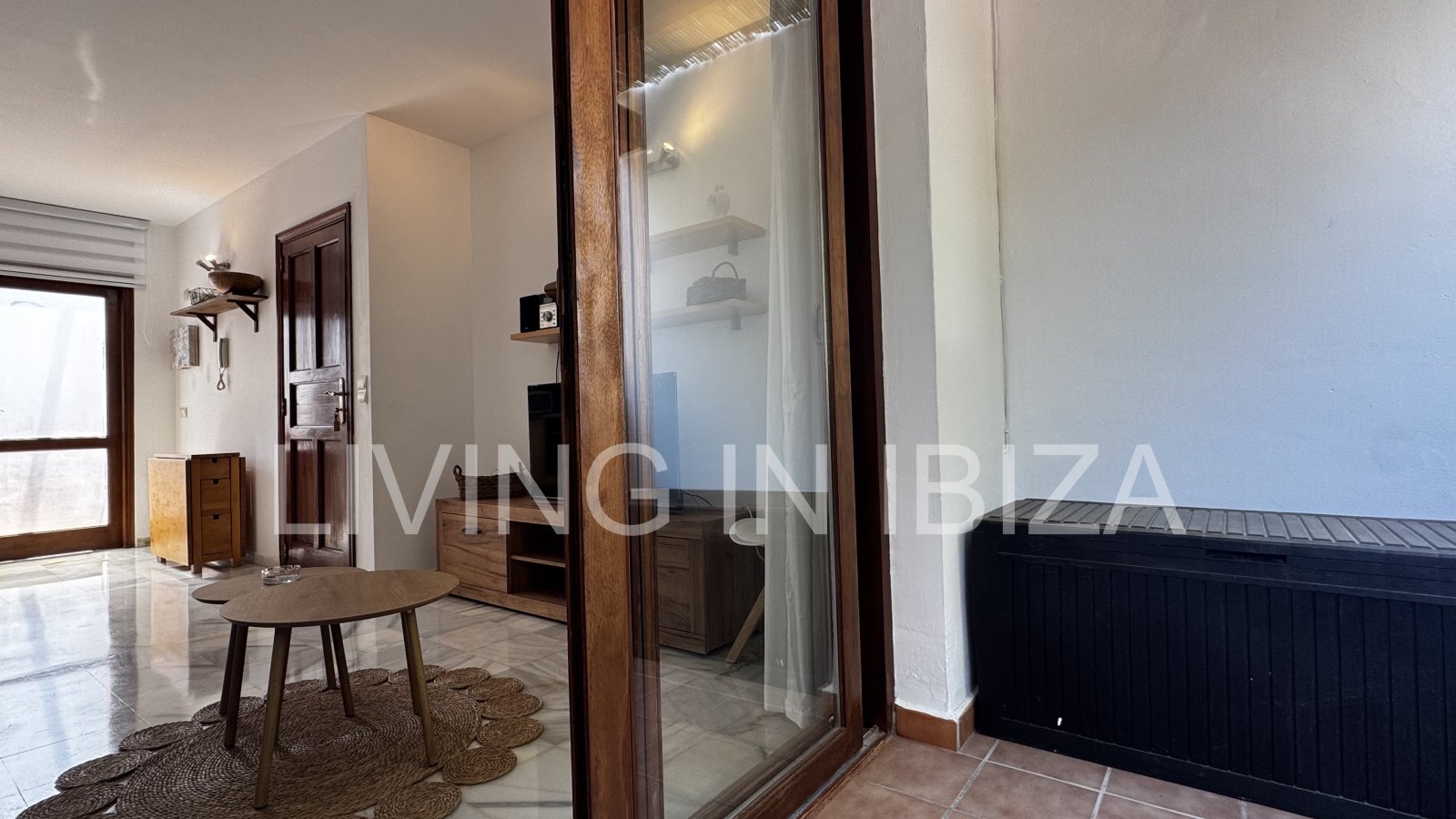 Ideal for teachers. TEMPORARY rental. from 5 to 10 months: bright attic in Sargamassa, Santa Eulalia del Río -Ibiza-. Near the beach of Cala Pada.