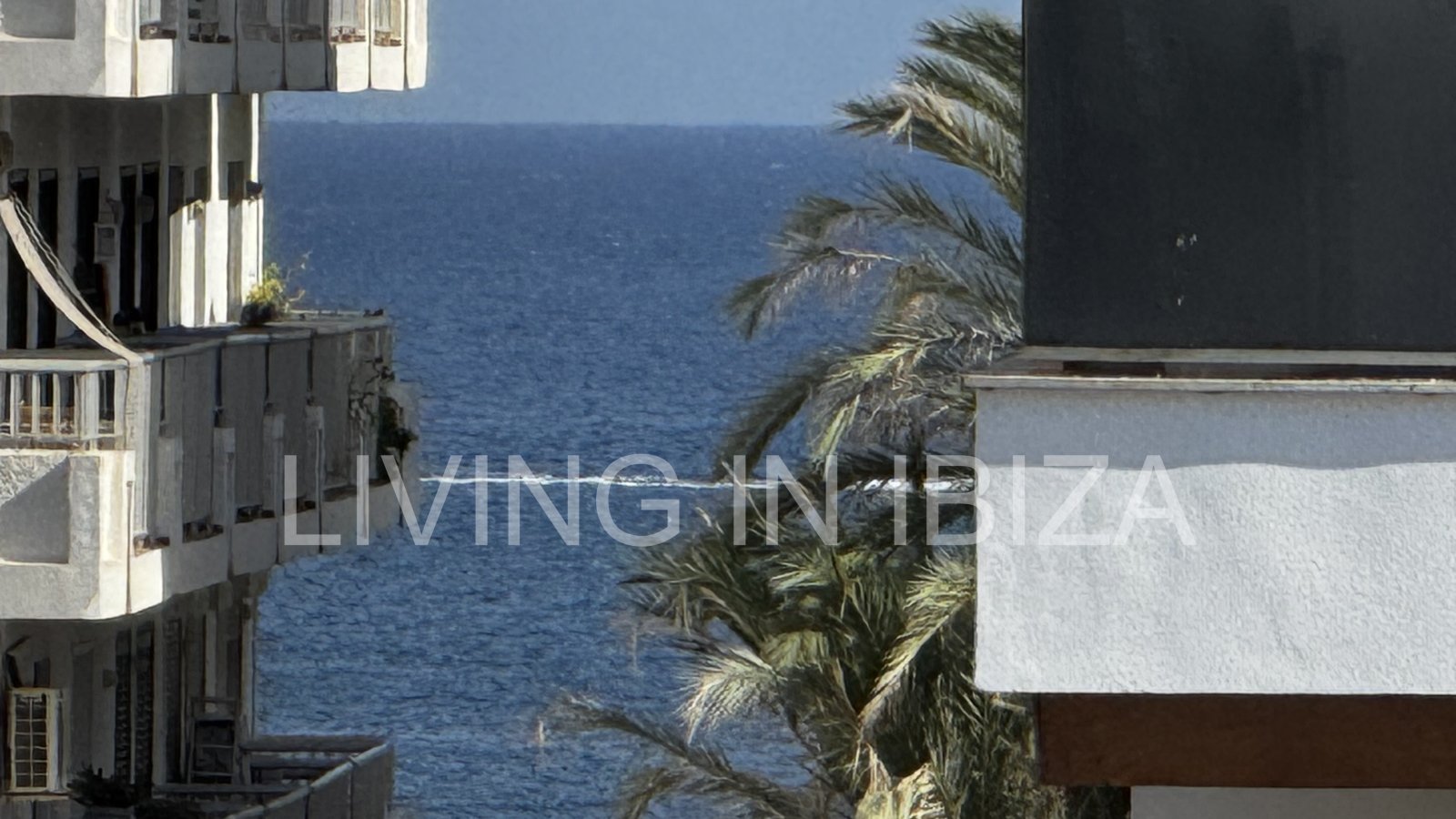 Short term rental. Apartment in Santa Eulalia, Ibiza. Very bright and located in a privileged and sought after area of the Ibiza island