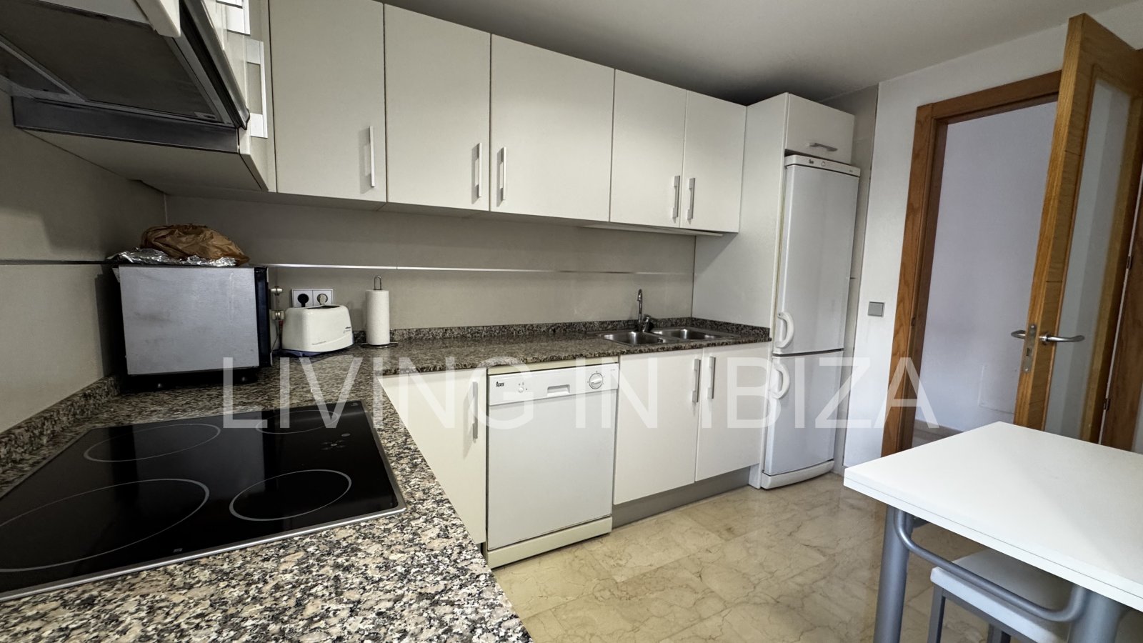 Short term rental. Apartment in Santa Eulalia, Ibiza. Very bright and located in a privileged and sought after area of the Ibiza island