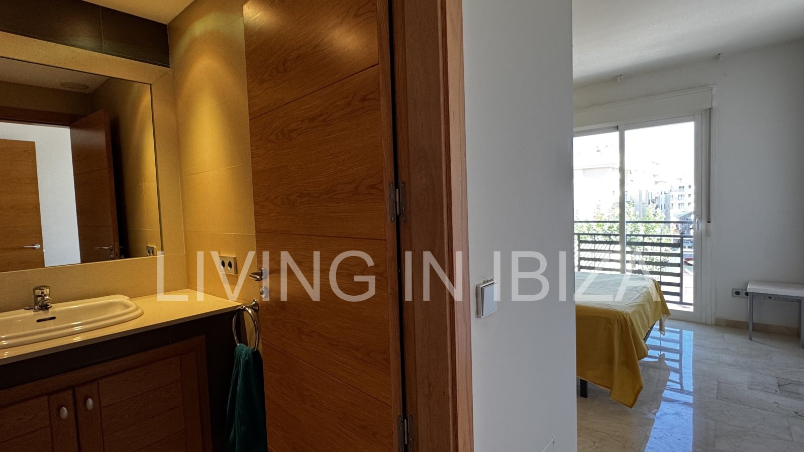 Short term rental. Apartment in Santa Eulalia, Ibiza. Very bright and located in a privileged and sought after area of the Ibiza island