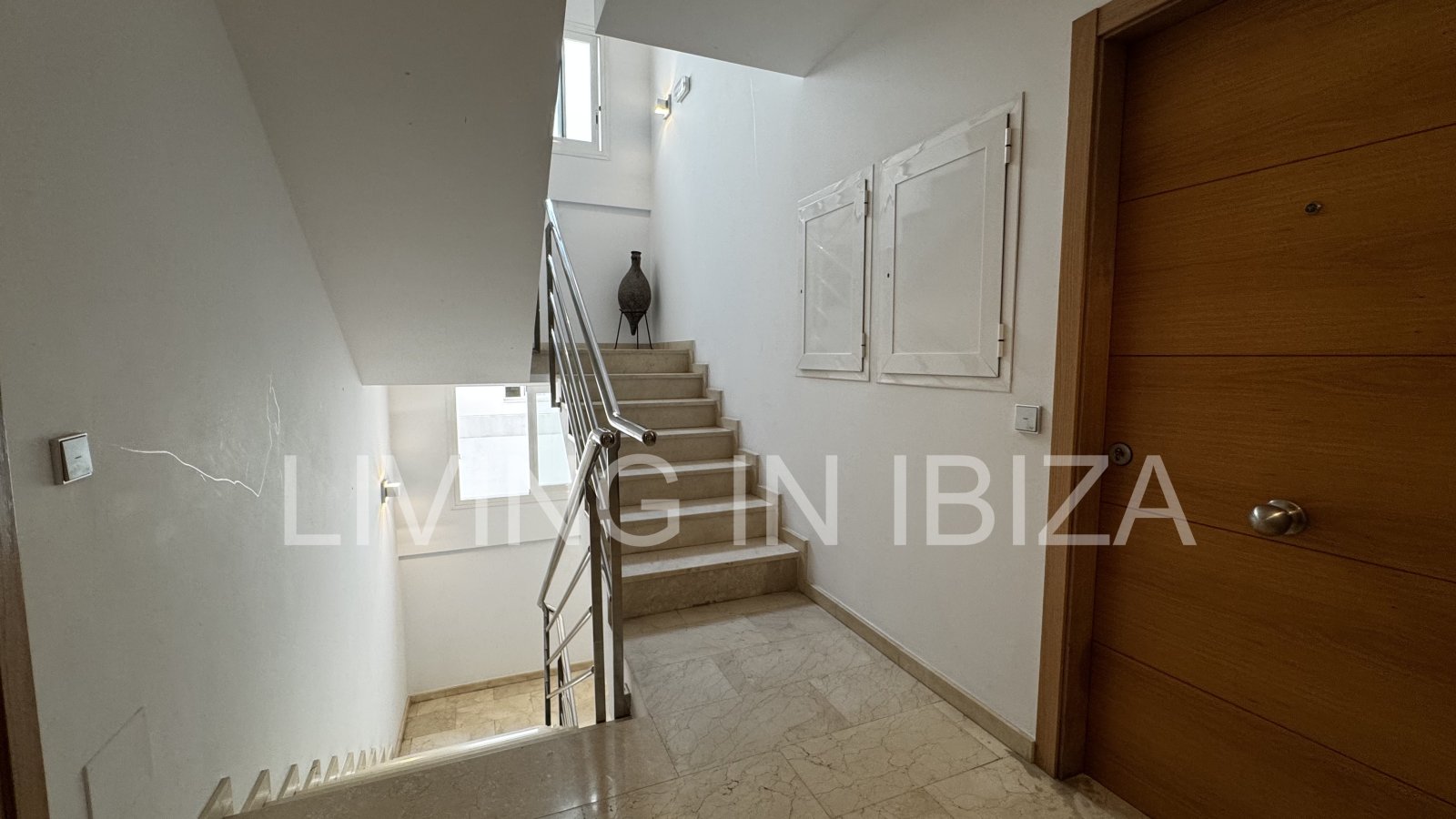 Short term rental. Apartment in Santa Eulalia, Ibiza. Very bright and located in a privileged and sought after area of the Ibiza island