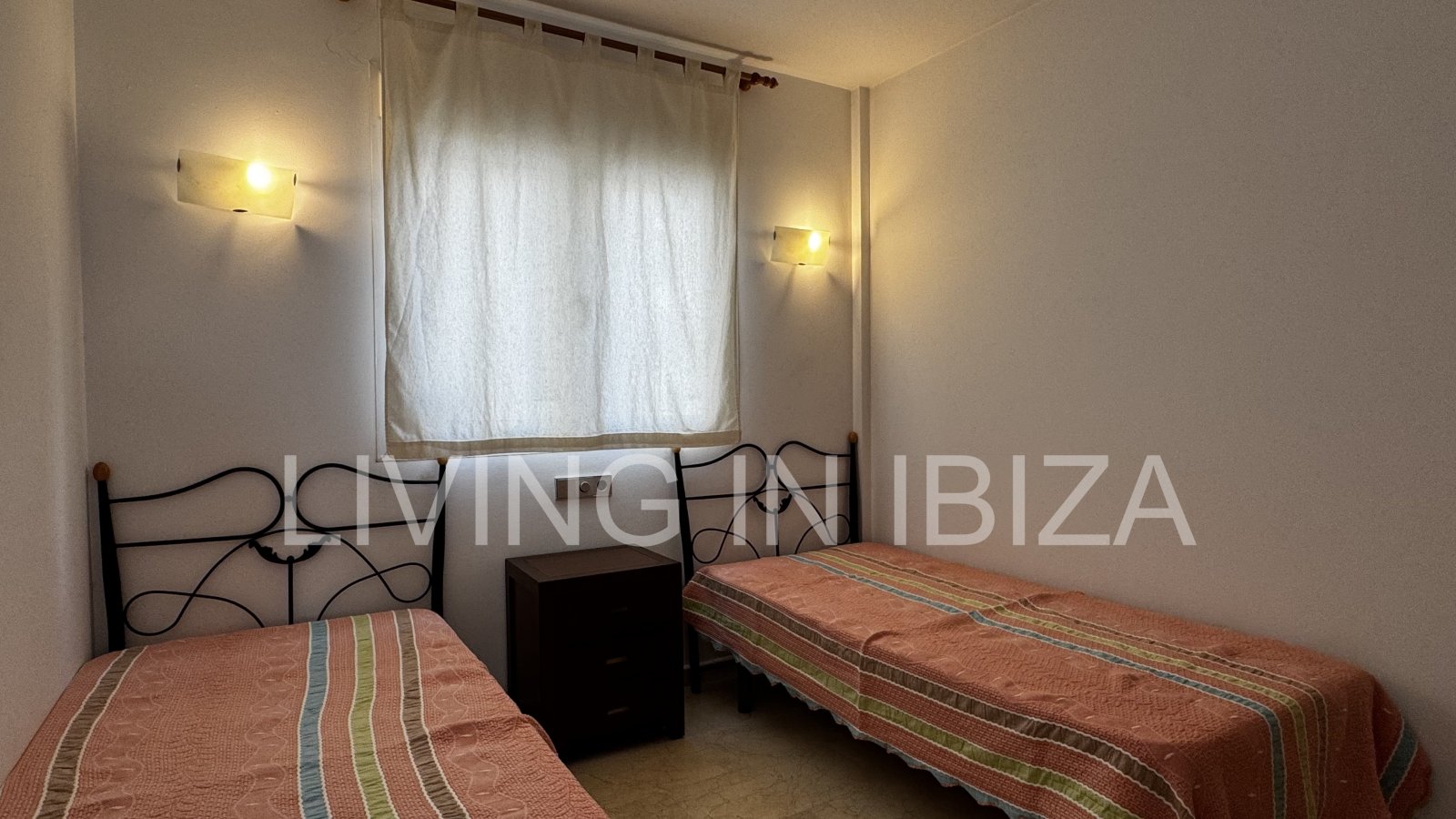 Short term rental. Apartment in Santa Eulalia, Ibiza. Very bright and located in a privileged and sought after area of the Ibiza island