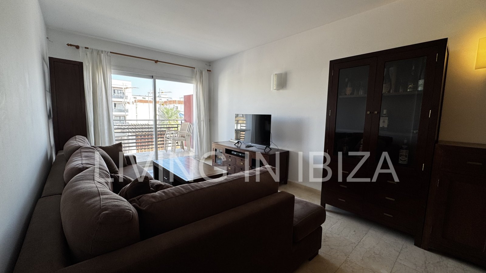 Short term rental. Apartment in Santa Eulalia, Ibiza. Very bright and located in a privileged and sought after area of the Ibiza island