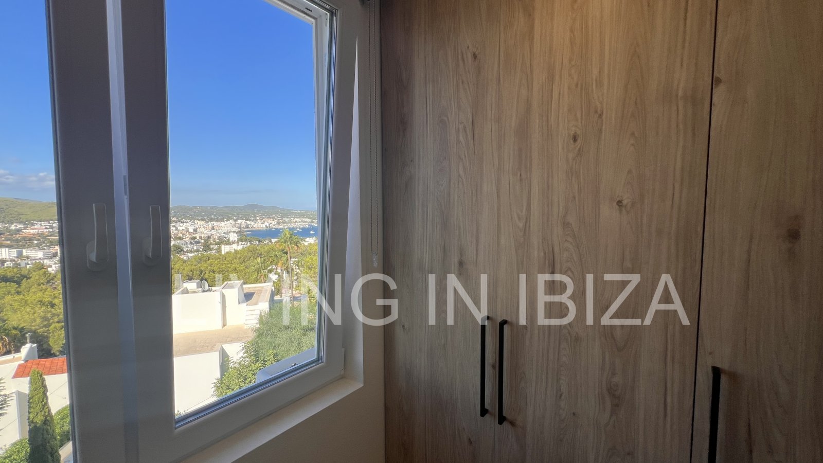 Penthouse for sale on the island of Ibiza. Elegant property with spectacular sea views.