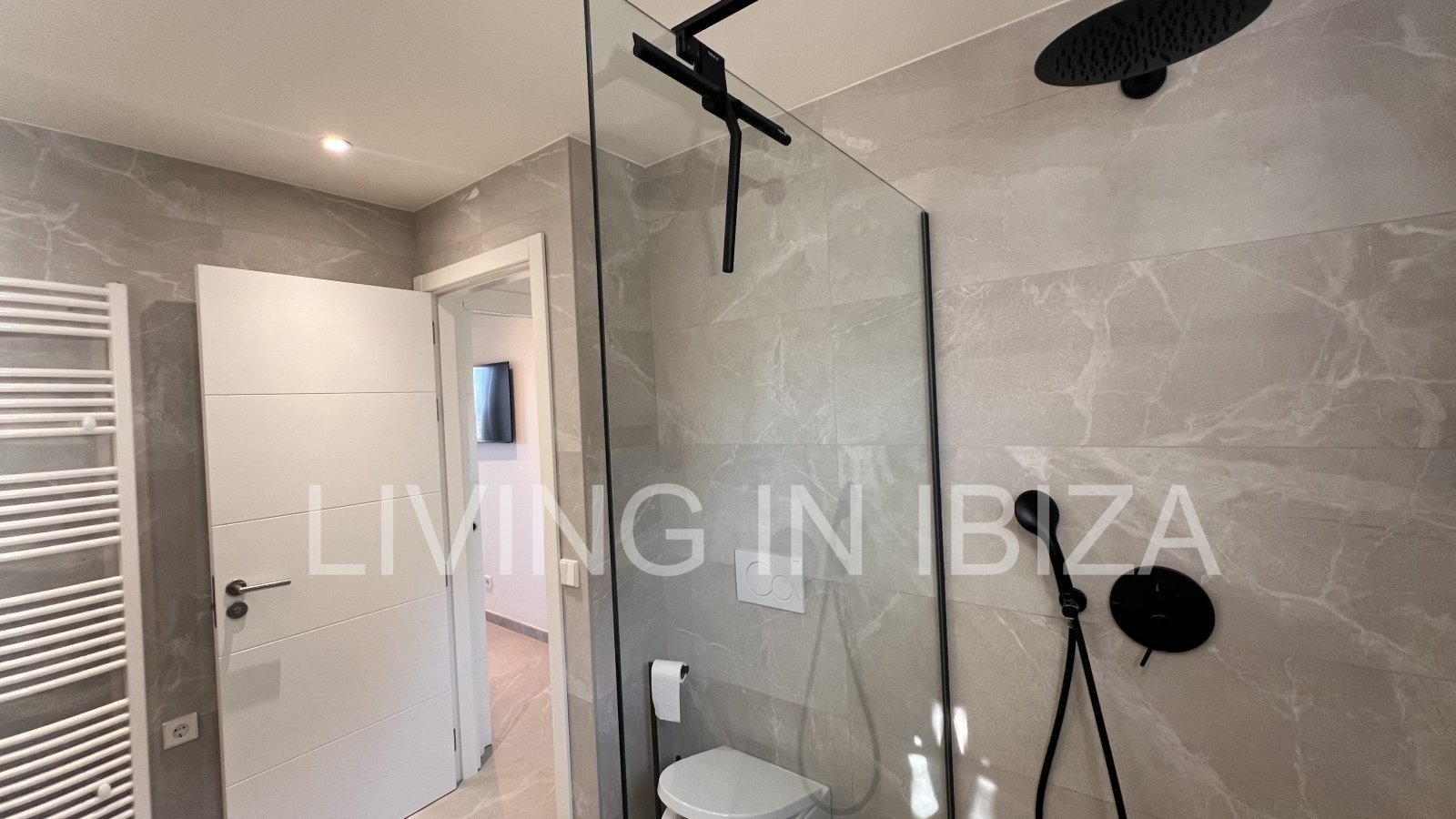 Penthouse for sale on the island of Ibiza. Elegant property with spectacular sea views.