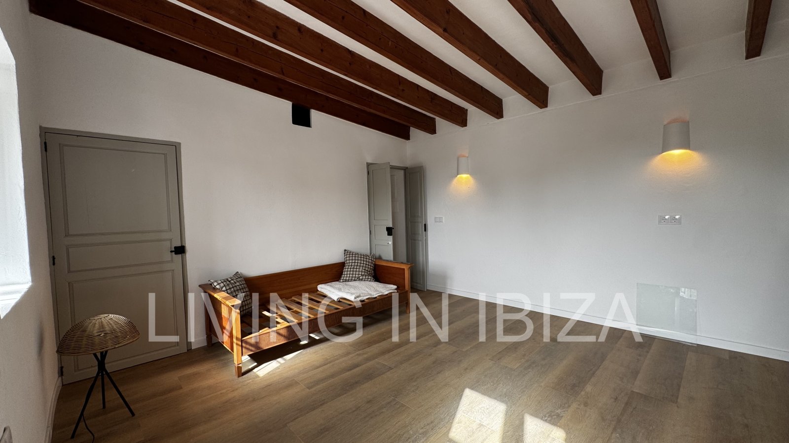 ANNUAL RENT. Yearly rent. First floor house in the countryside, with access by external stairs, in the area of Cala Pada, in Santa Eulalia del Río (Ib