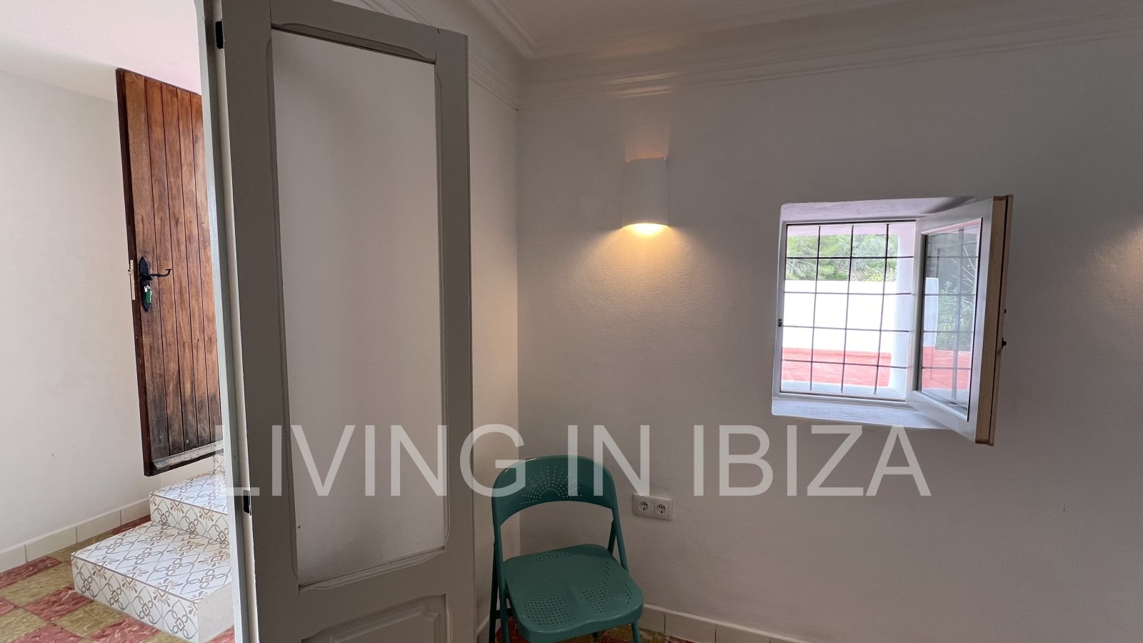 ANNUAL RENT. Yearly rent. First floor house in the countryside, with access by external stairs, in the area of Cala Pada, in Santa Eulalia del Río (Ib