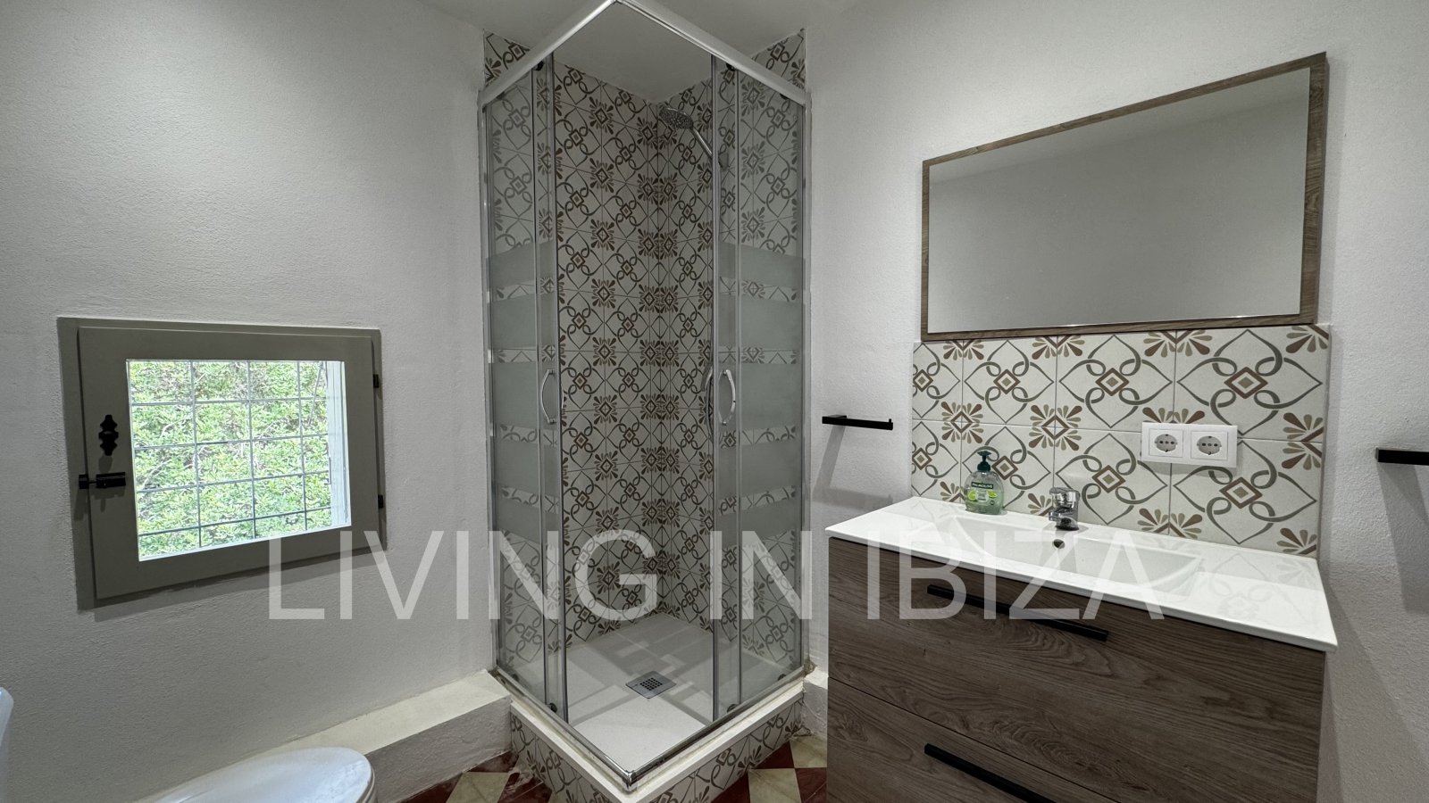 ANNUAL RENT. Yearly rent. First floor house in the countryside, with access by external stairs, in the area of Cala Pada, in Santa Eulalia del Río (Ib