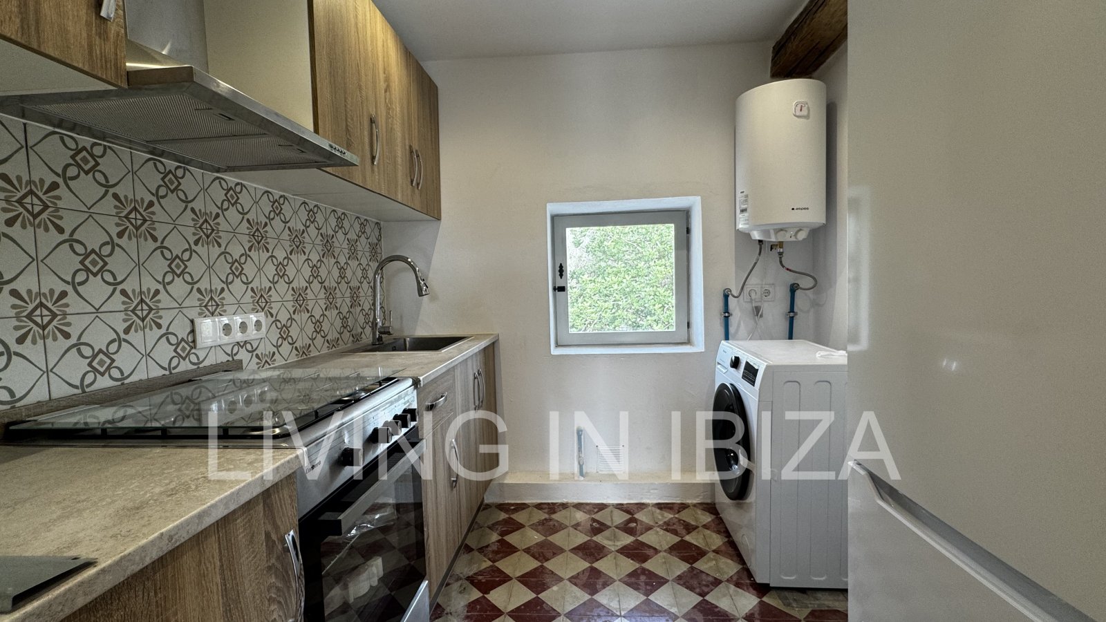 ANNUAL RENT. Yearly rent. First floor house in the countryside, with access by external stairs, in the area of Cala Pada, in Santa Eulalia del Río (Ib