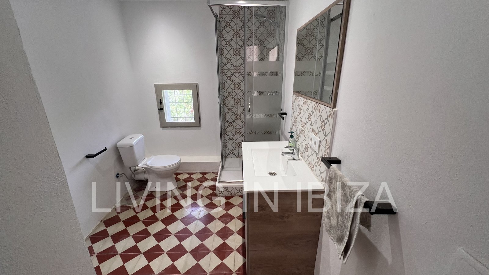 ANNUAL RENT. Yearly rent. First floor house in the countryside, with access by external stairs, in the area of Cala Pada, in Santa Eulalia del Río (Ib