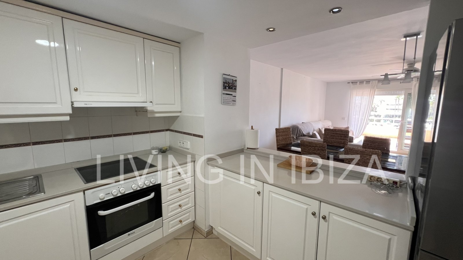Annual rent / Long term contract - Very spacious, beautiful and cozy apartment in Santa Eulalia del Río, Ibiza. With community pool and garden.