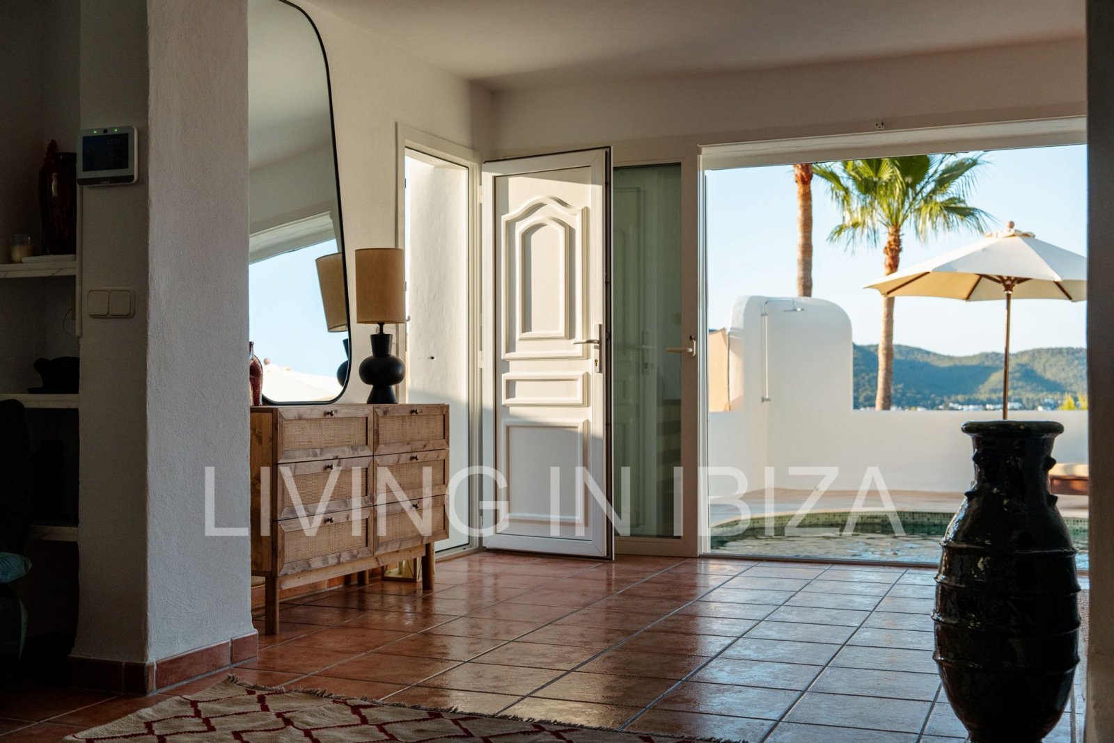 Annual rent. This spectacular house is available to rent in the peaceful residential a in a residential area in Siesta, Santa Eulalia del Río, Ibiza.