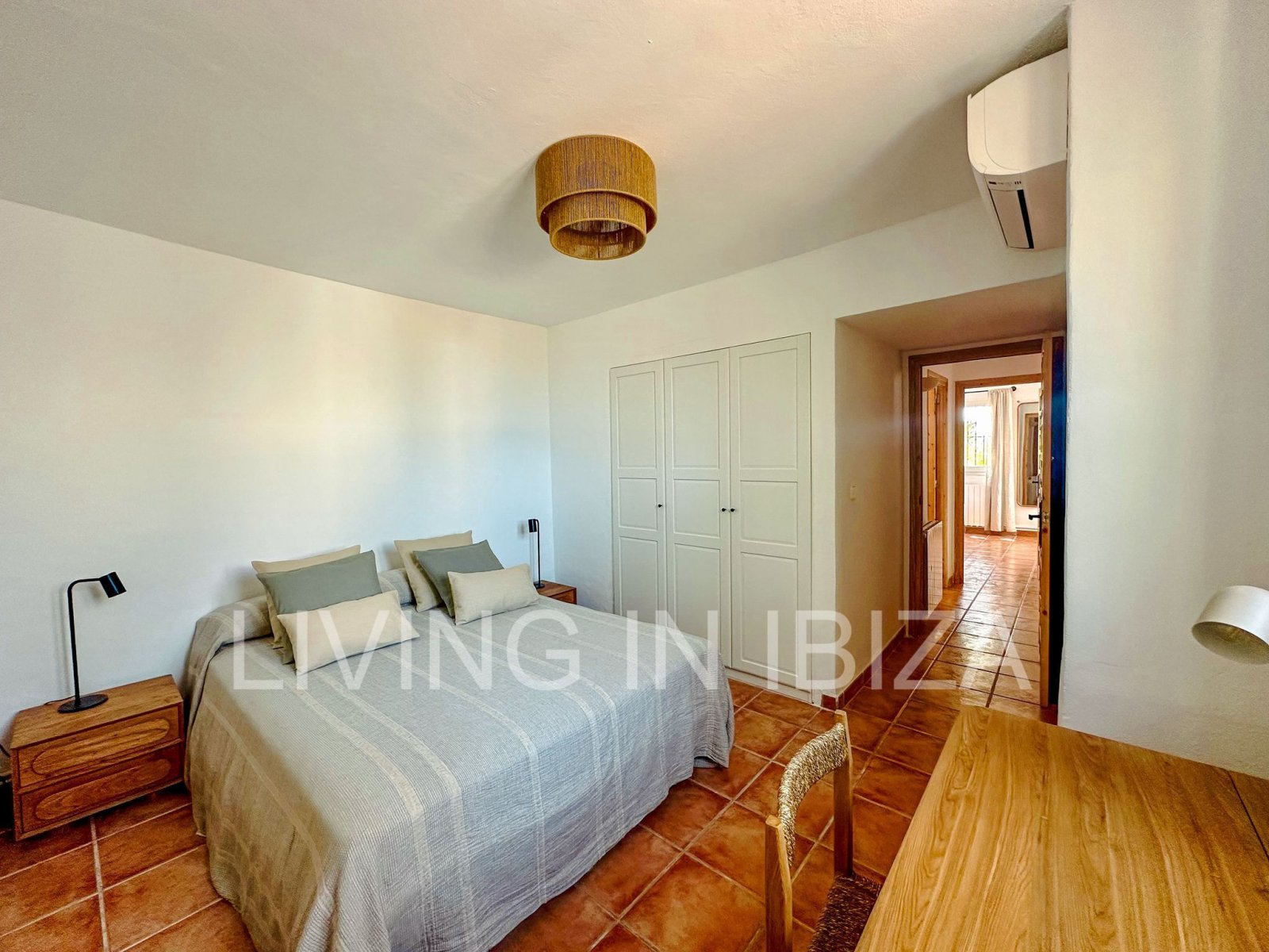 Annual rent. This spectacular house is available to rent in the peaceful residential a in a residential area in Siesta, Santa Eulalia del Río, Ibiza.