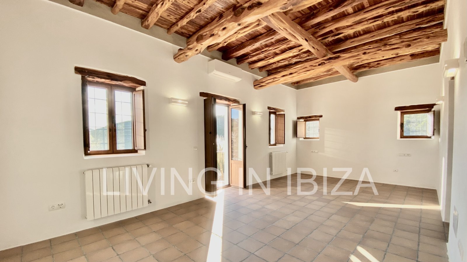 Exclusive, renovated antique ibizencan finca with saline swimming pool, central heating, isolated location, San Juan, Ibiza for long term rental