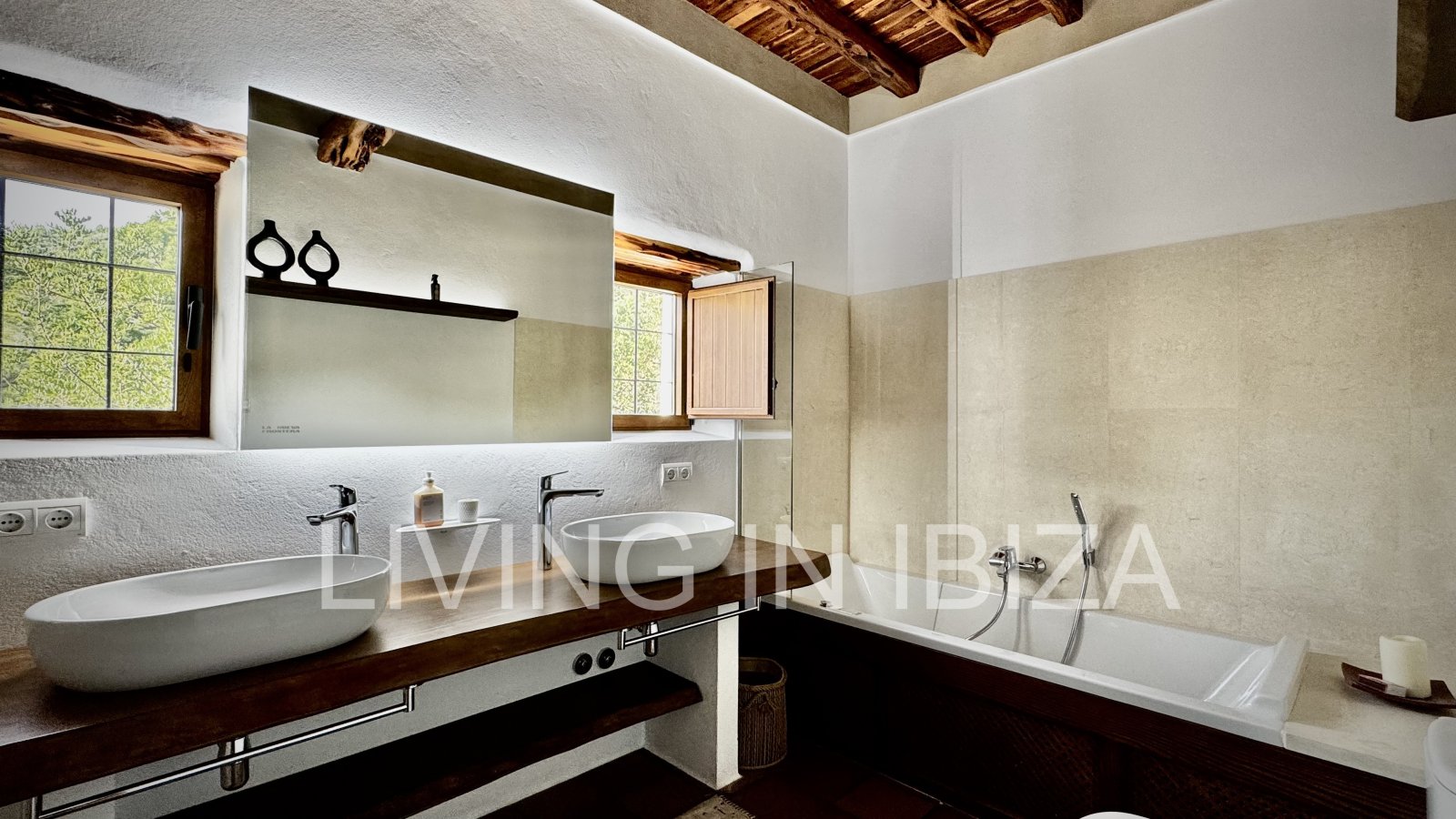 Exclusive, renovated antique ibizencan finca with saline swimming pool, central heating, isolated location, San Juan, Ibiza for long term rental