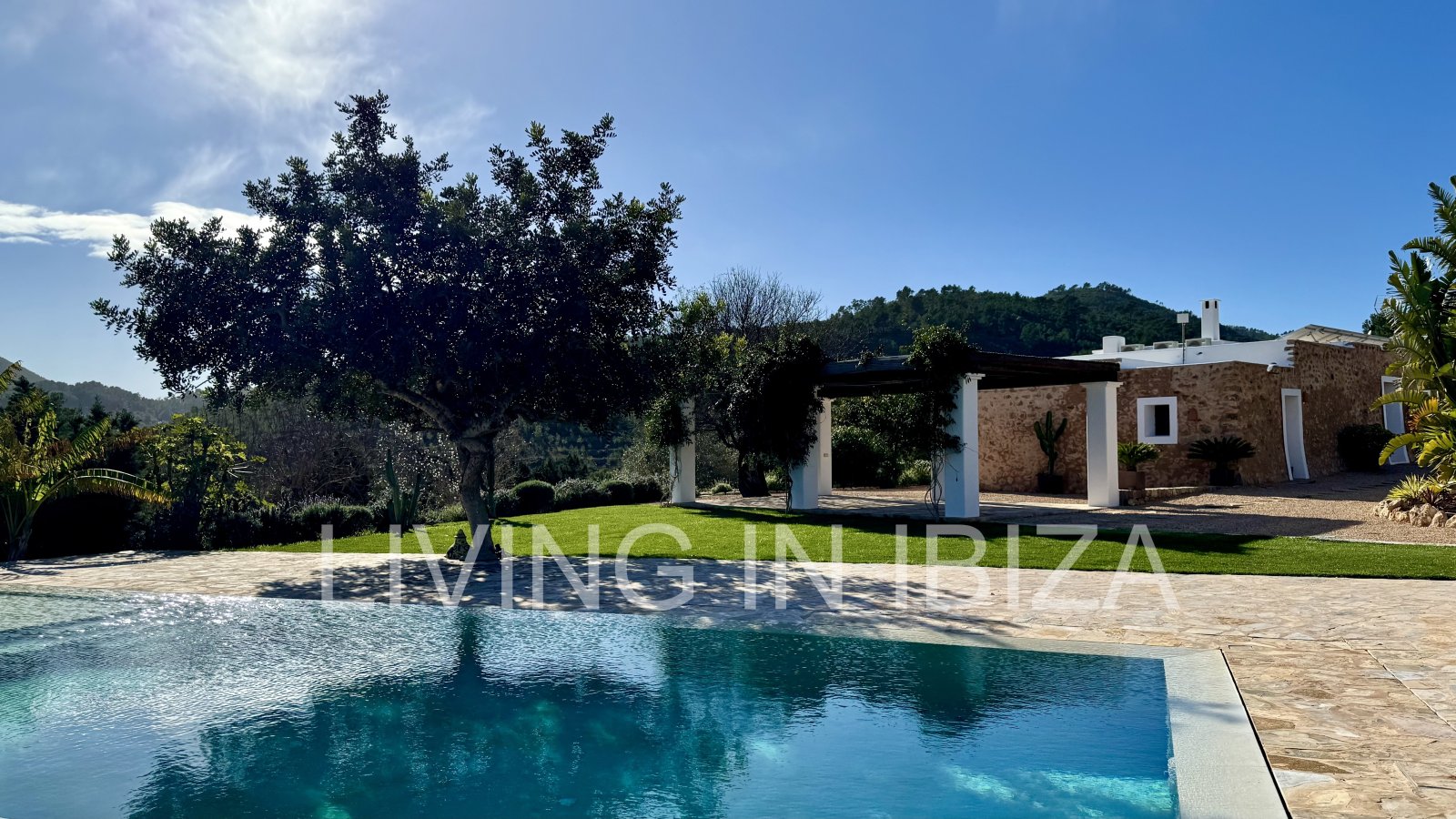 Exclusive, renovated antique ibizencan finca with saline swimming pool, central heating, isolated location, San Juan, Ibiza for long term rental