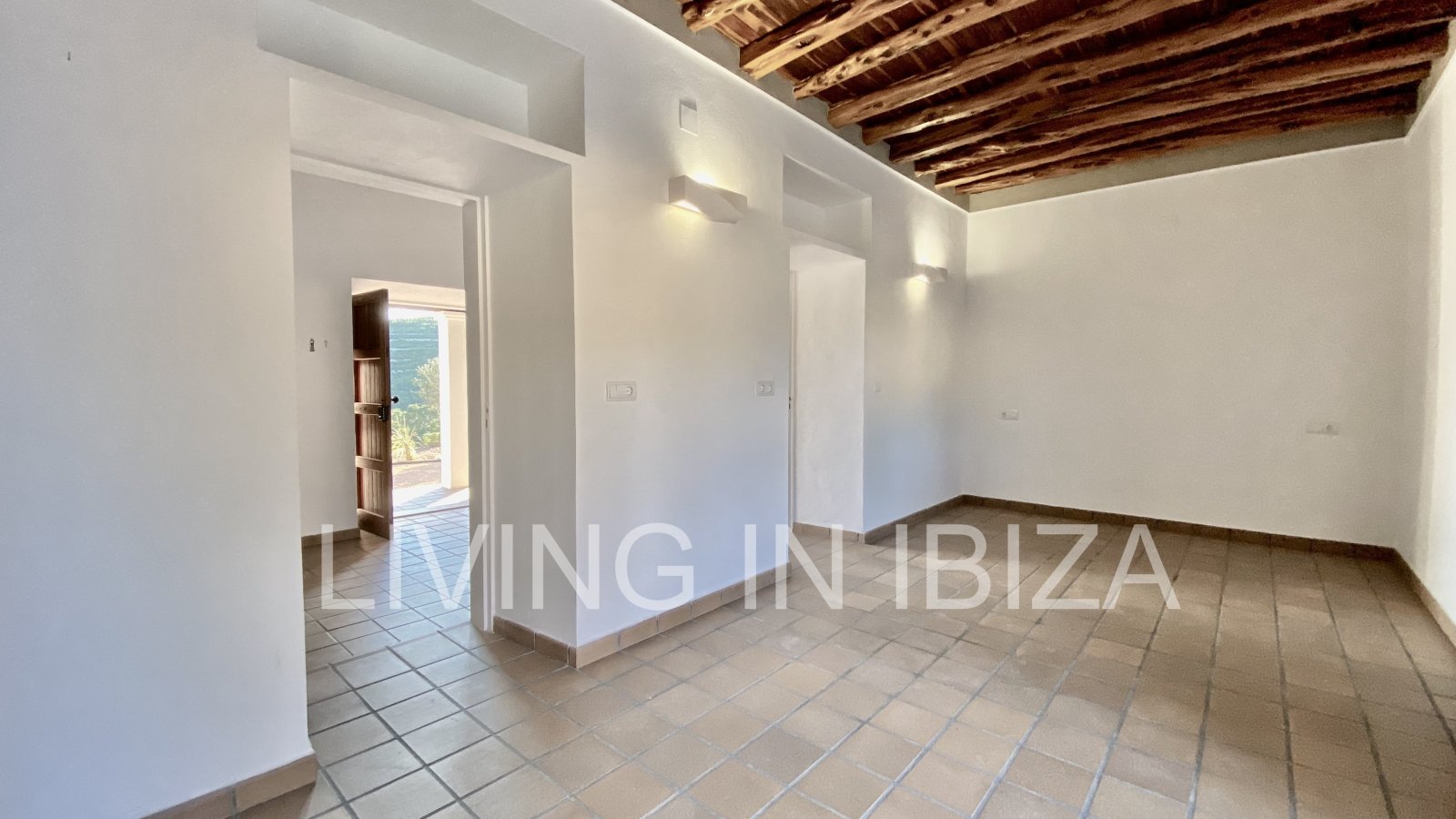 Exclusive, renovated antique ibizencan finca with saline swimming pool, central heating, isolated location, San Juan, Ibiza for long term rental