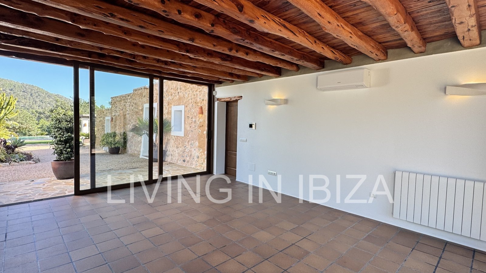 Exclusive, renovated antique ibizencan finca with saline swimming pool, central heating, isolated location, San Juan, Ibiza for long term rental