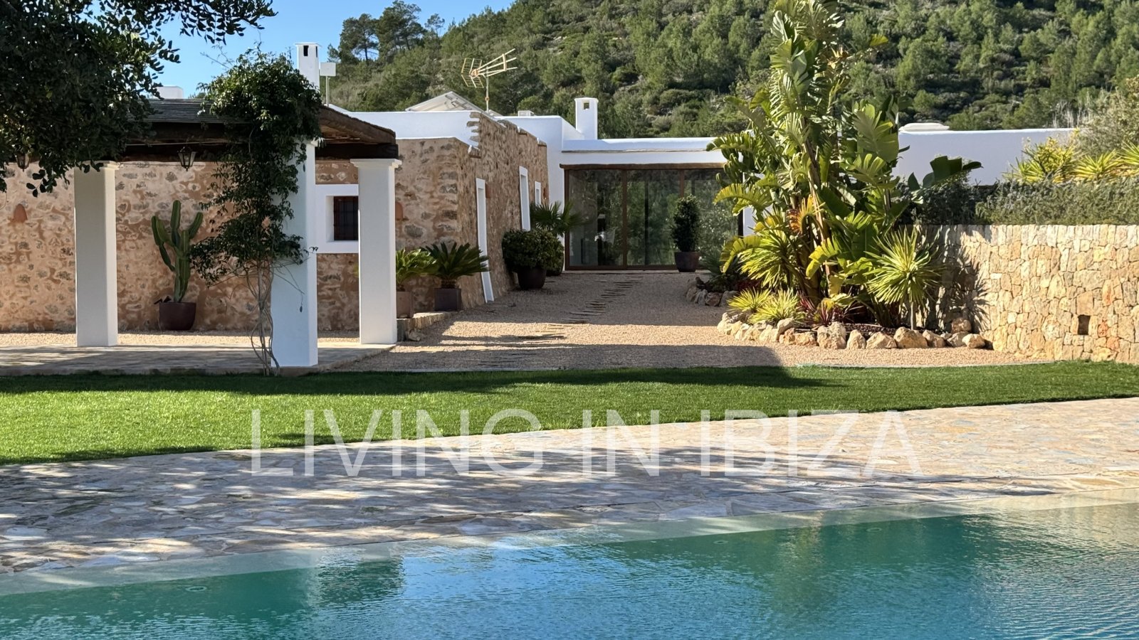 Exclusive, renovated antique ibizencan finca with saline swimming pool, central heating, isolated location, San Juan, Ibiza for long term rental
