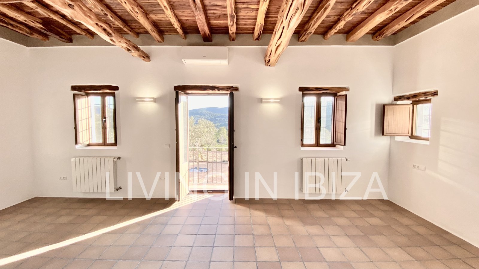 Exclusive, renovated antique ibizencan finca with saline swimming pool, central heating, isolated location, San Juan, Ibiza for long term rental