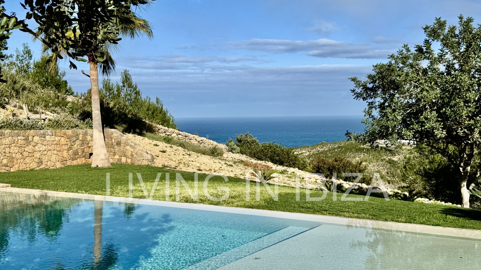 Exclusive, renovated antique ibizencan finca with saline swimming pool, central heating, isolated location, San Juan, Ibiza for long term rental